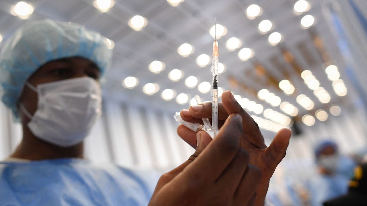 The complex situation for immunocompromised people and COVID-19 vaccines 1 The complex situation for immunocompromised people and COVID-19 vaccines