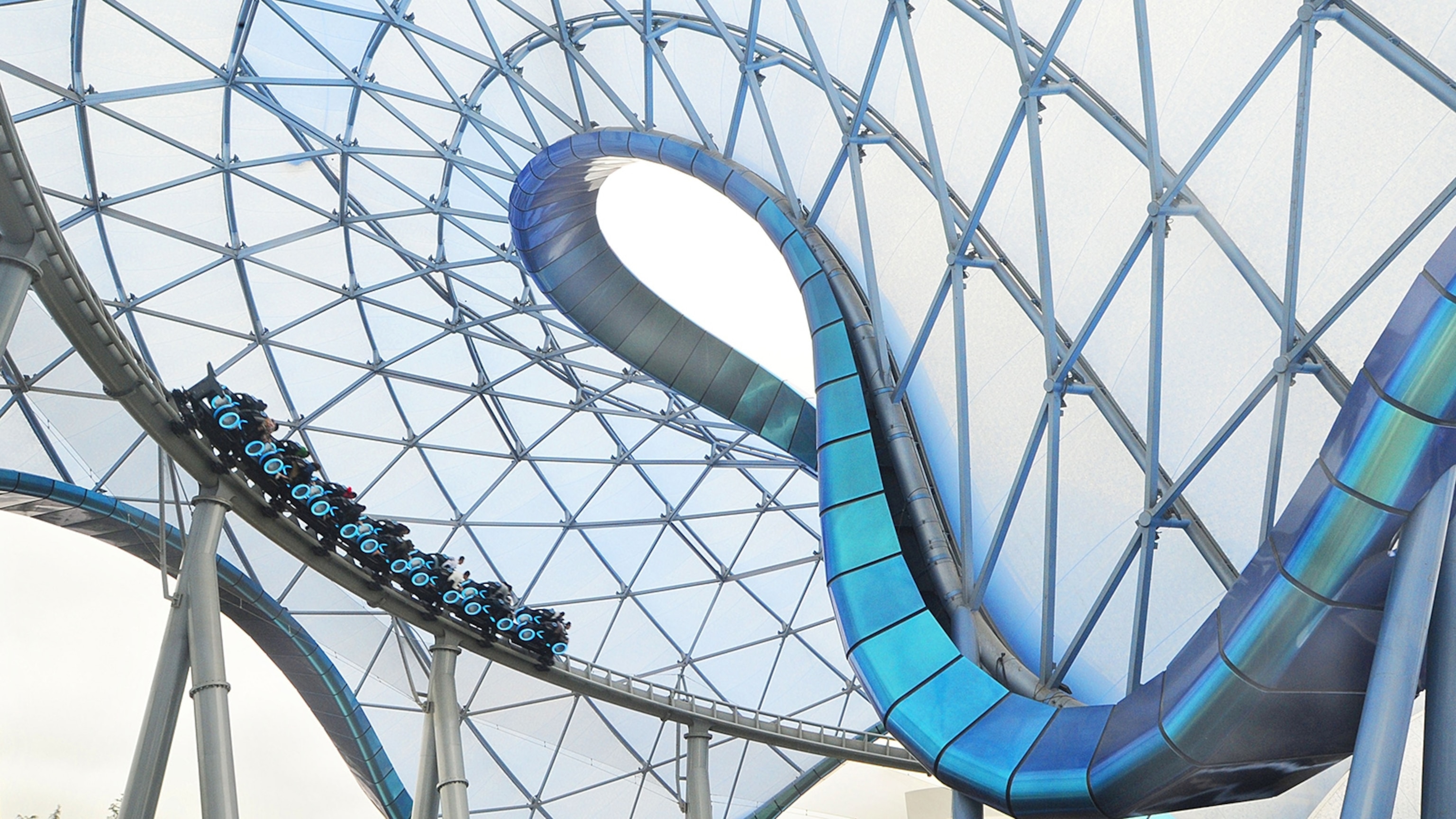 Wacky Weekend: Rides and Waterslides | National Geographic Kids