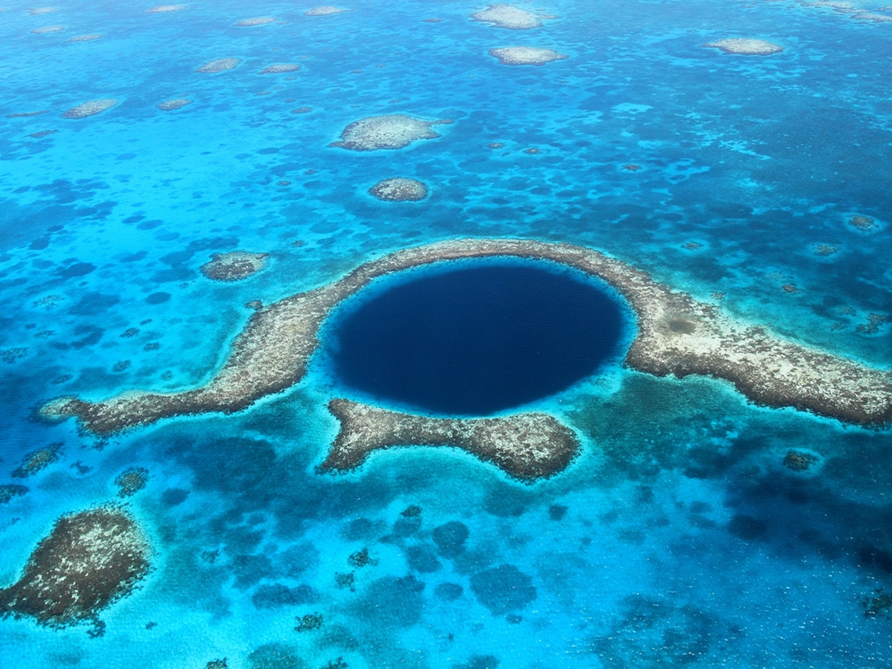 ww-nature-great-blue-hole-