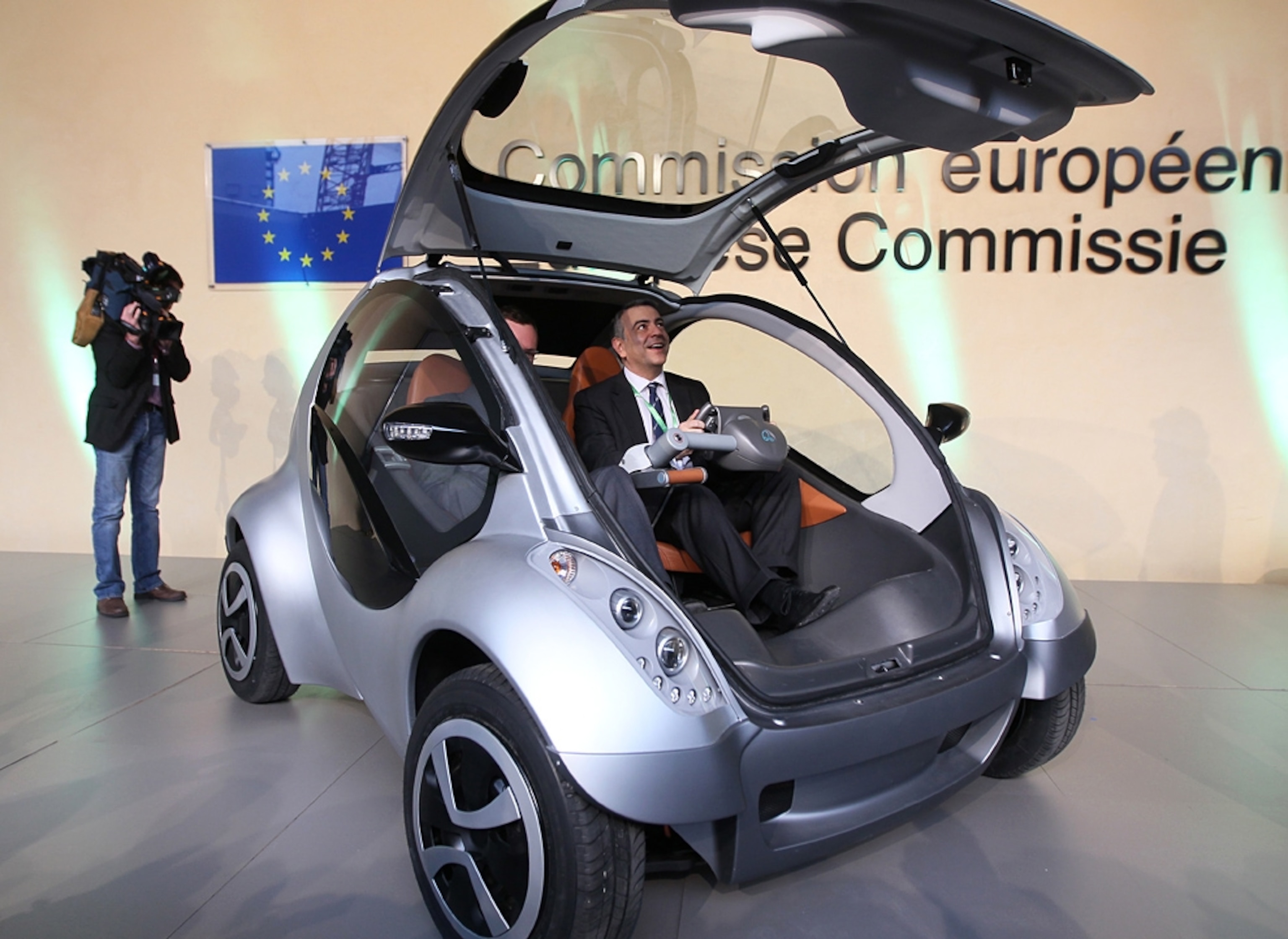 Hiriko self-folding electric vehicle