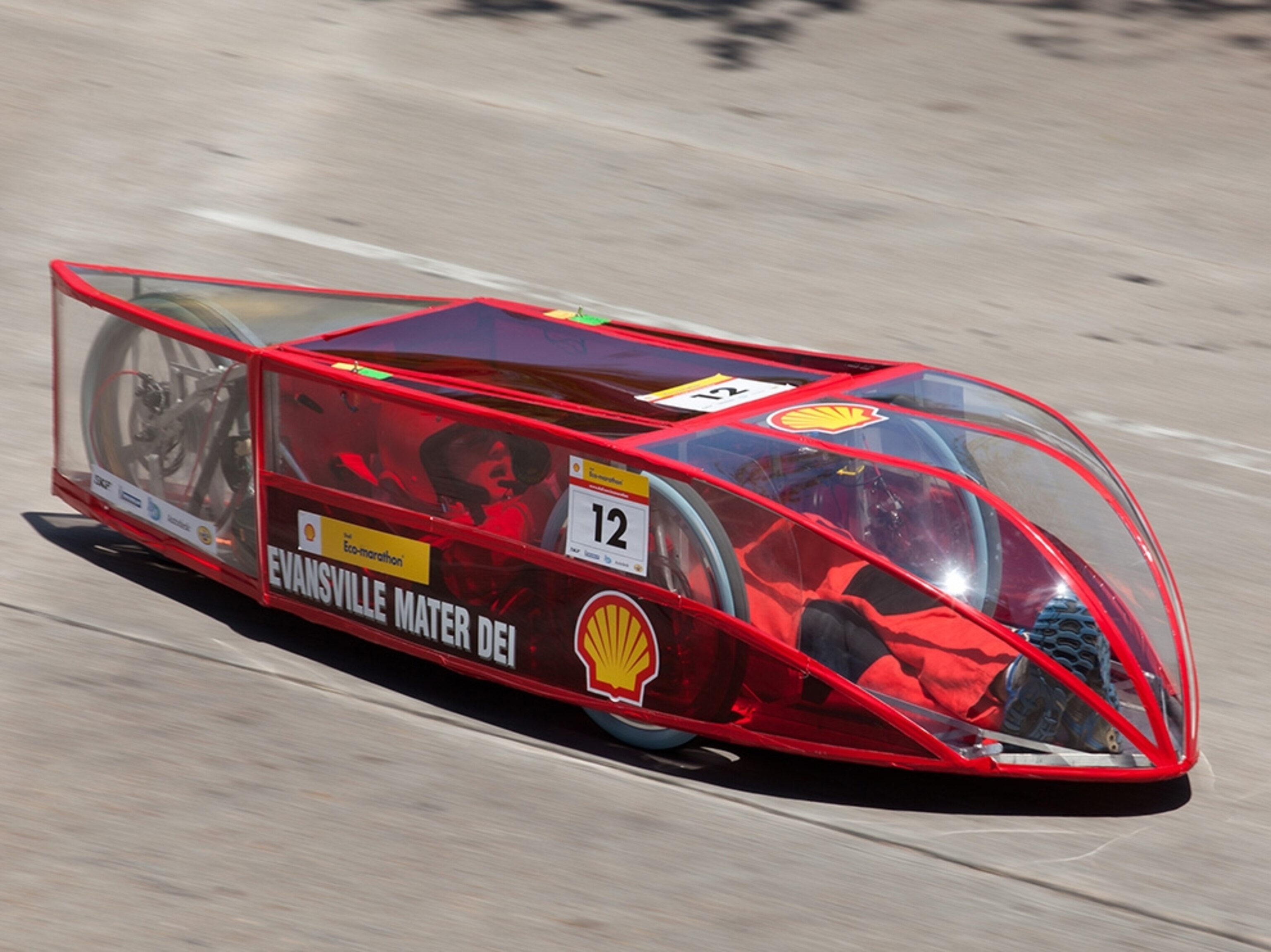 The gasoline powered prototype car of Mater Dei High School of Evansville, Indiana scored 1800 mpg on its second run at the Eco-marathon on Saturday.