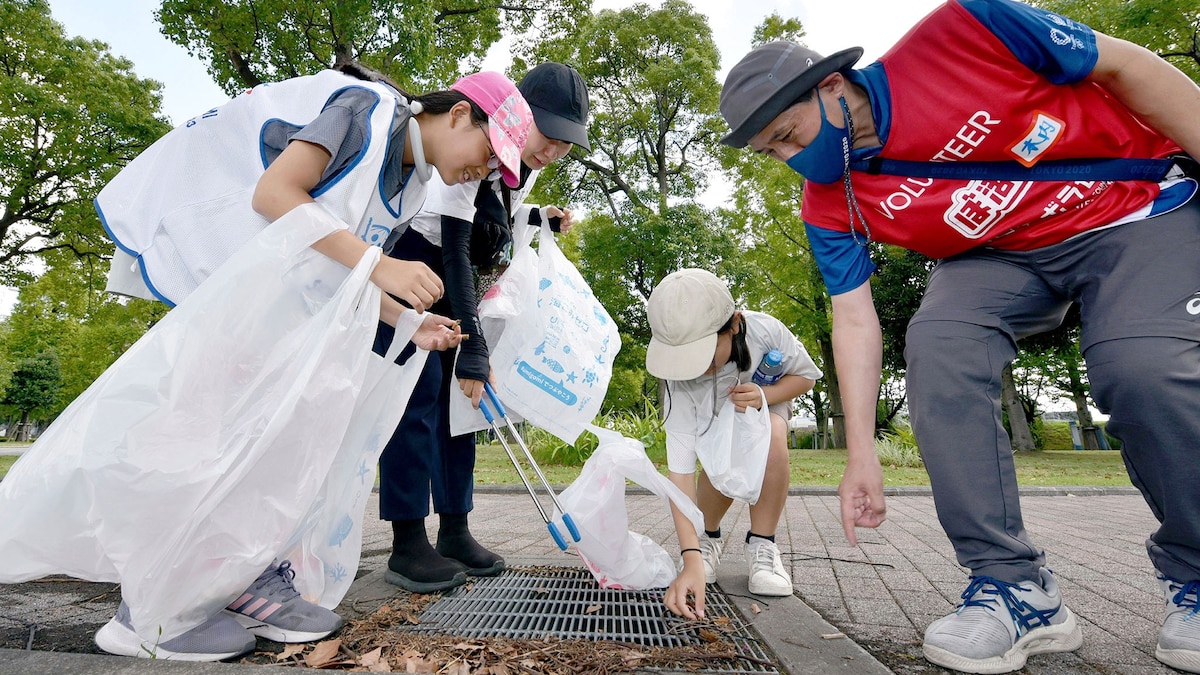 Inside spogomi, the growing competitive sport of picking up trash