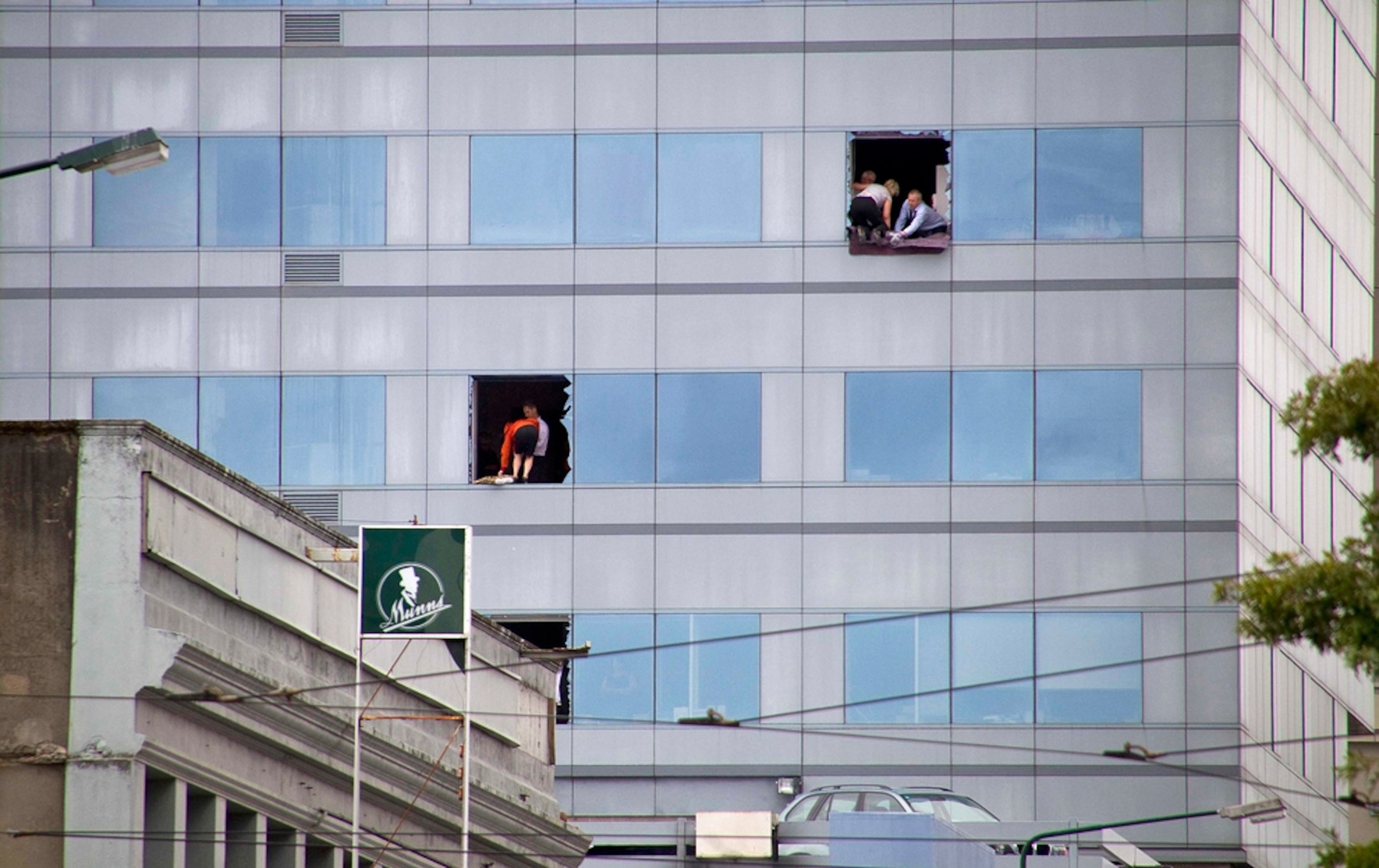 Earthquake in New Zealand (pictures): Survivors wait to be rescued after the New Zealand earthquake