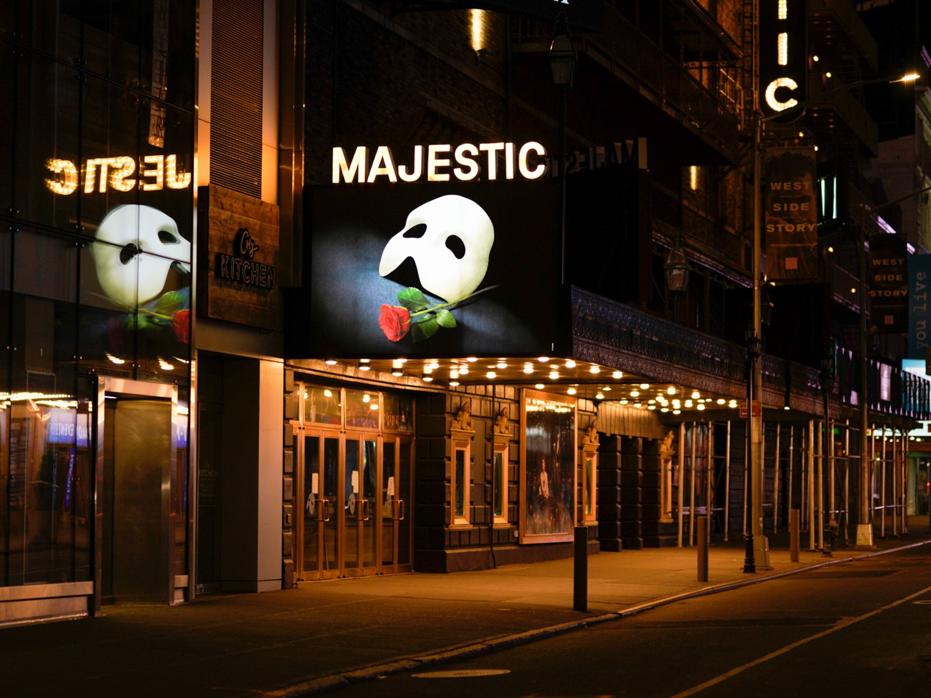 With New York shut down by coronavirus, artists move haltingly online