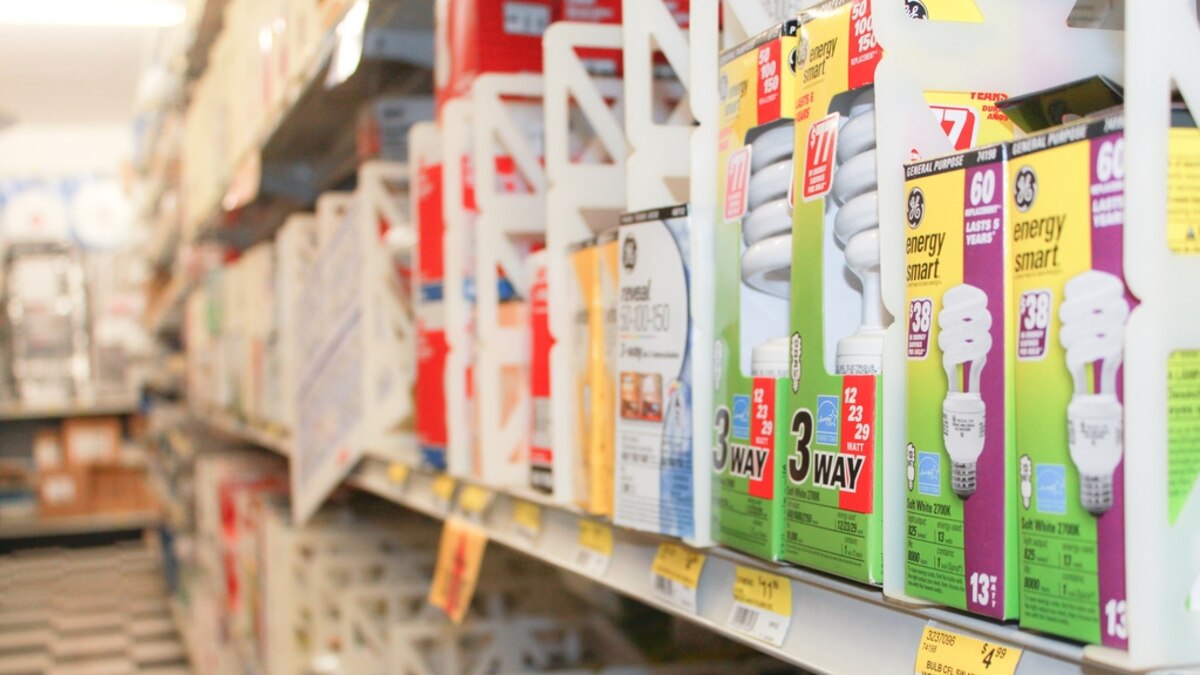 Separating Myth From Fact on CFL and LED Light Bulbs Five Concerns