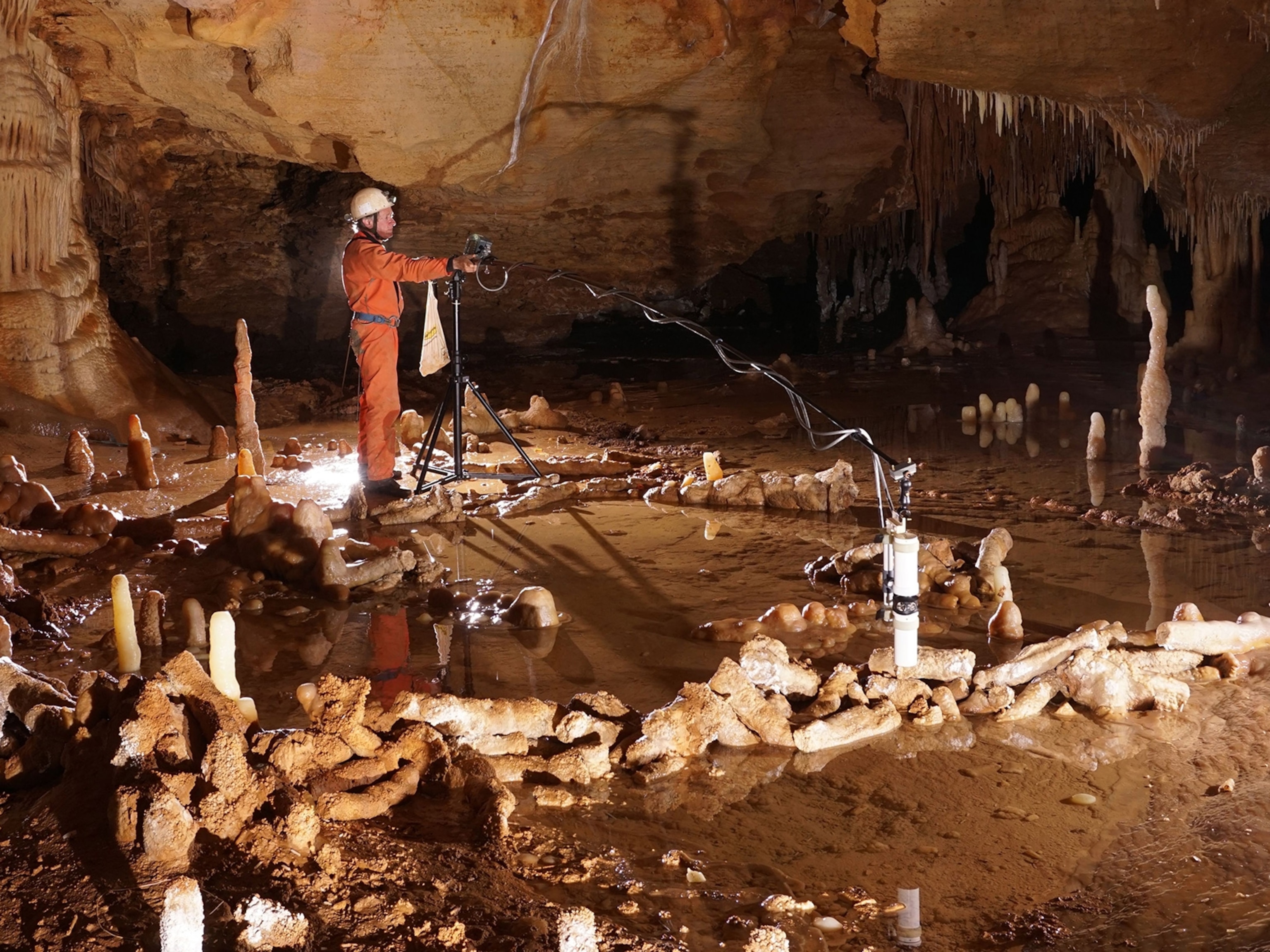 Neanderthals Built Mysterious Stone Circles