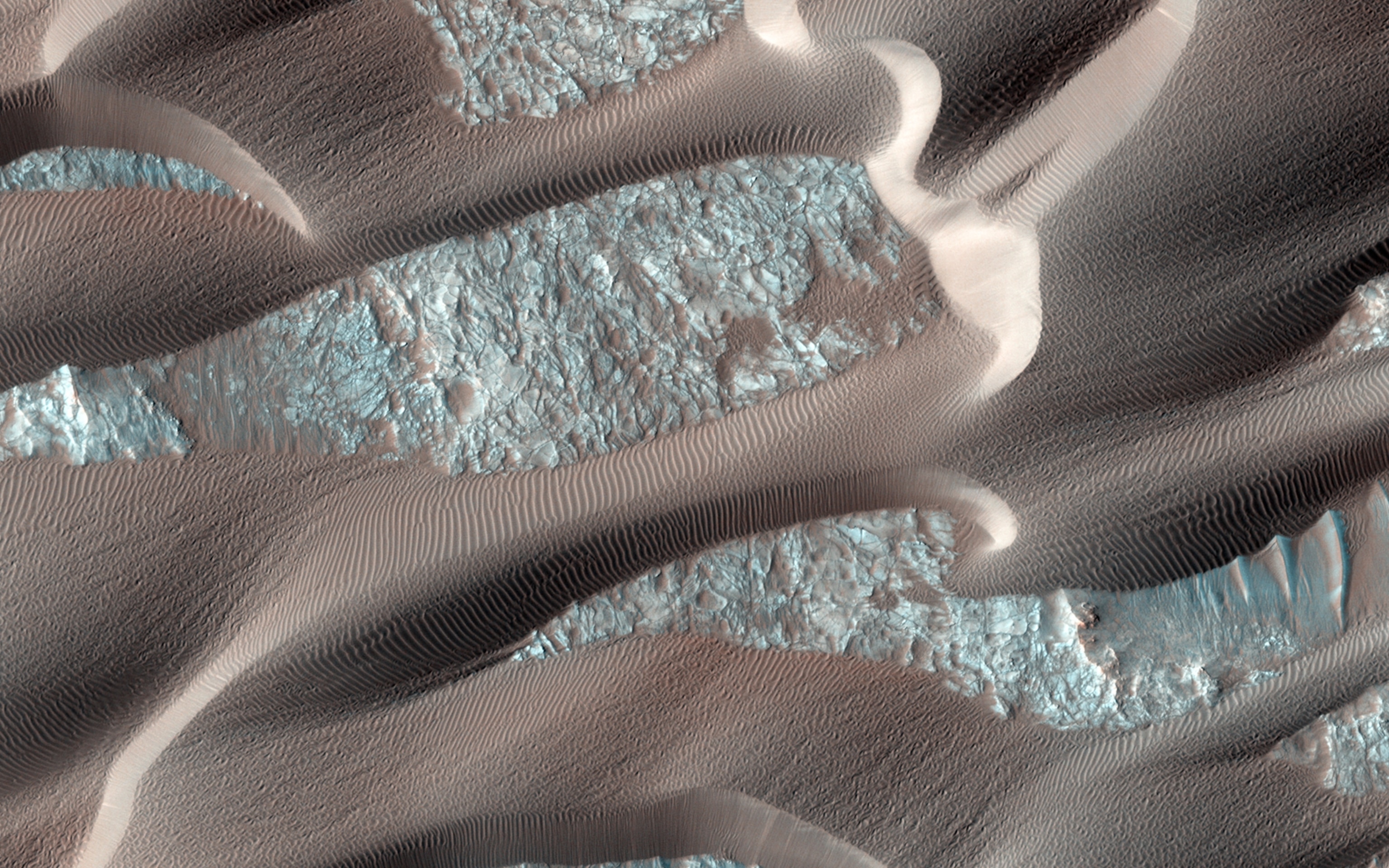 dunes on Mars.