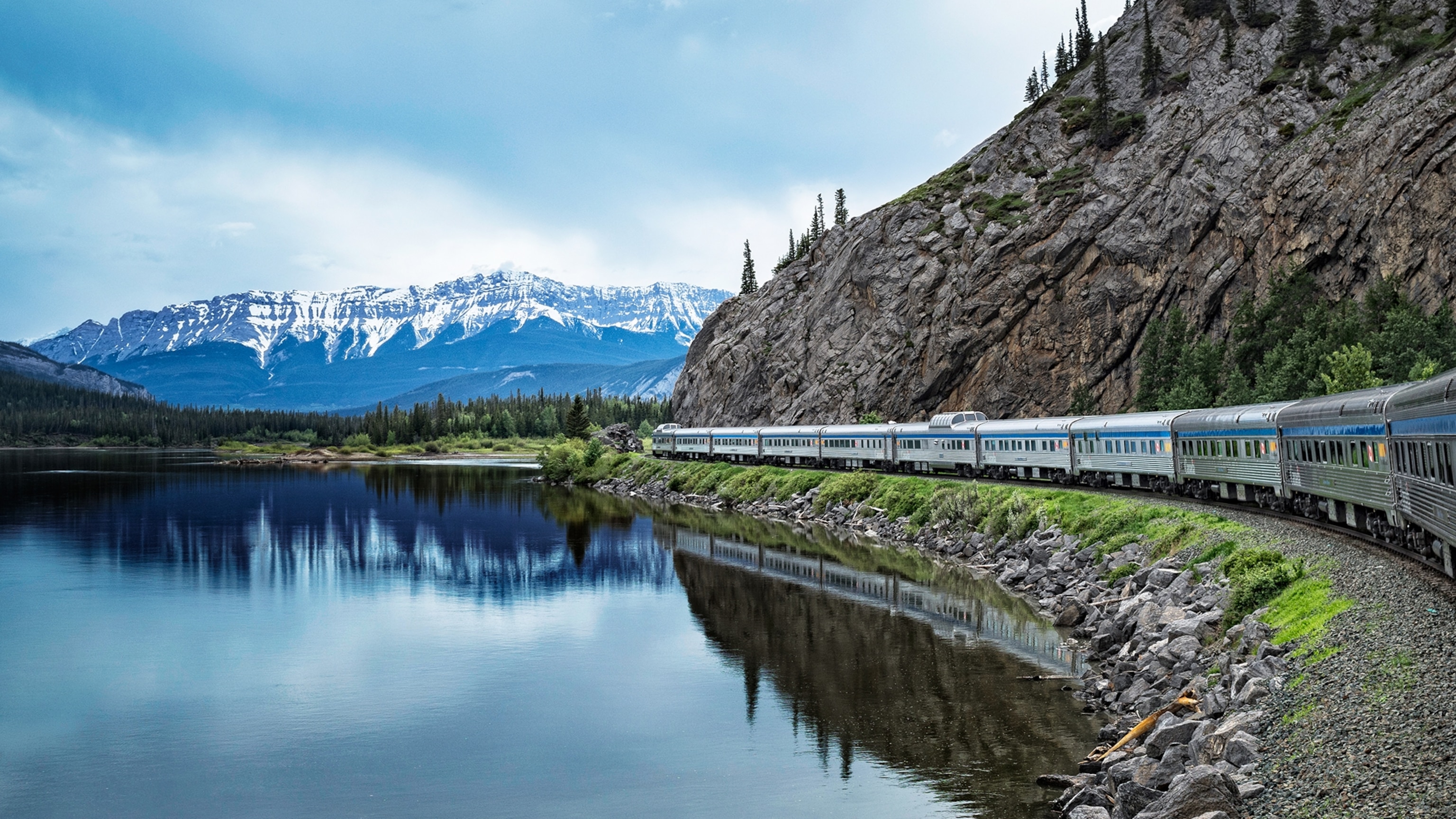 This Retro Train May Be the Least Stressful Way to Travel Canada