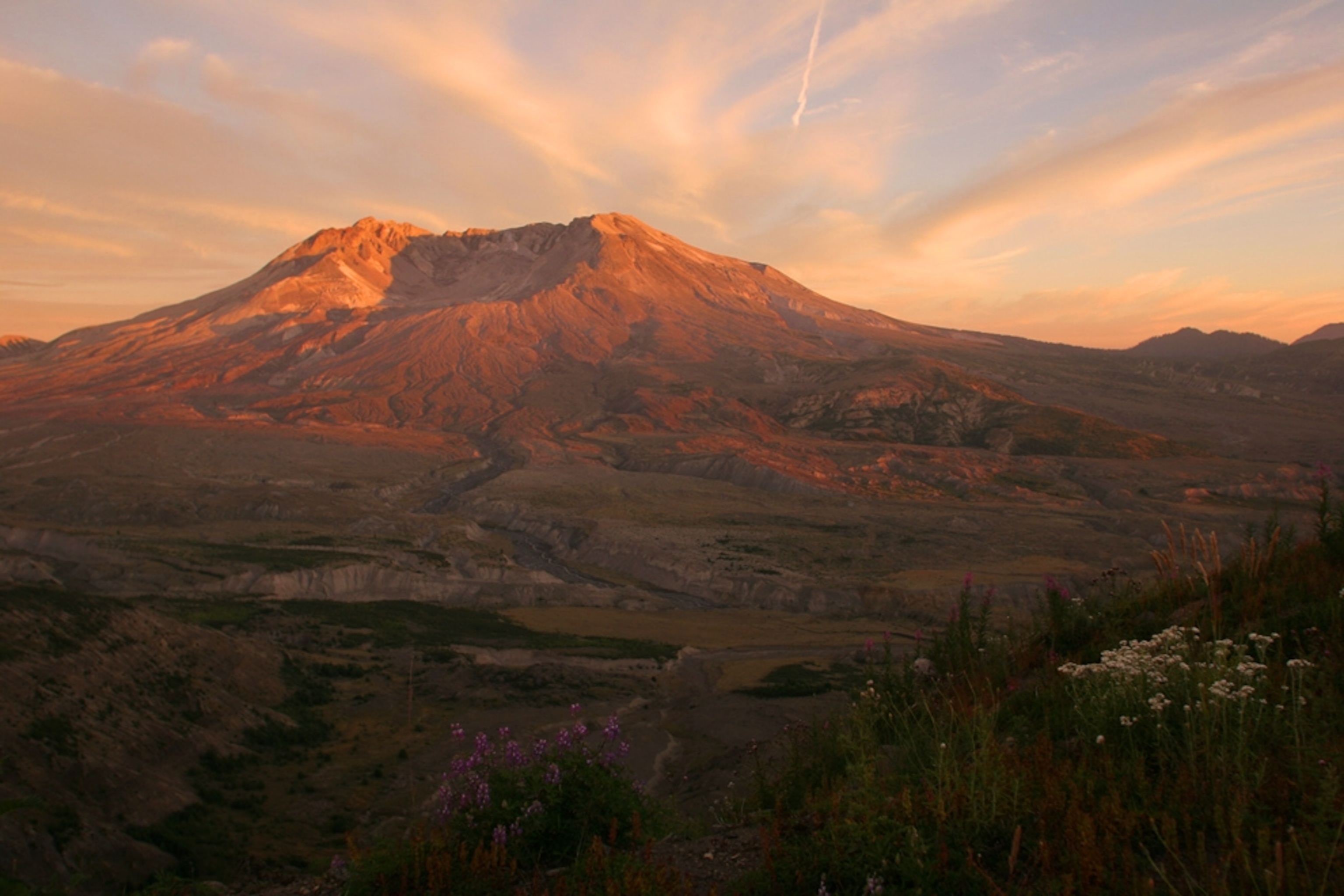Picture of Mount St. Helens, which may be part of one of America's next national parks.