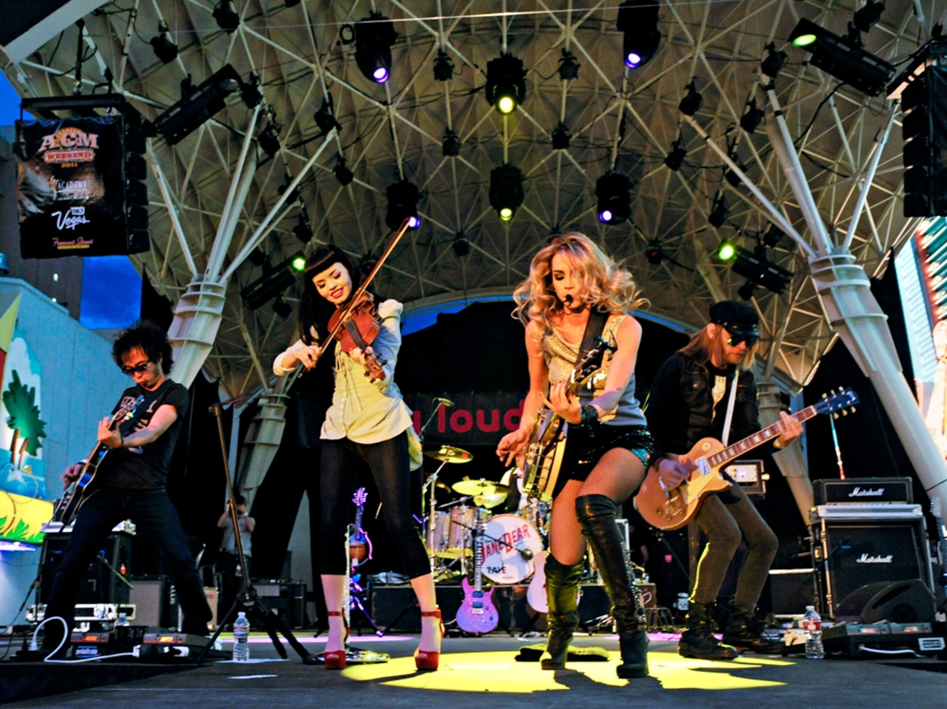 JaneDear Girls band performing