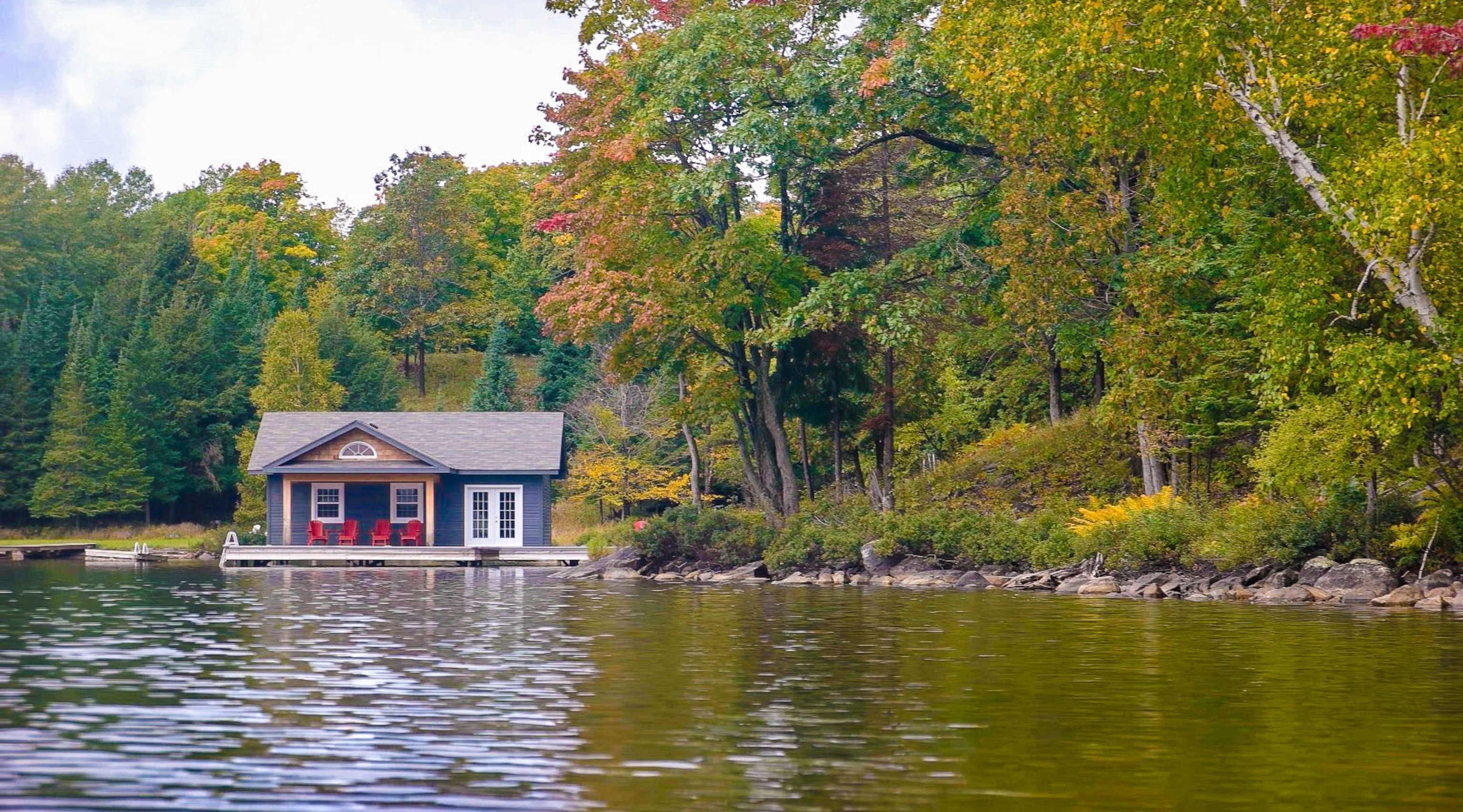 a cottage on a lake in Muskoka, Canada