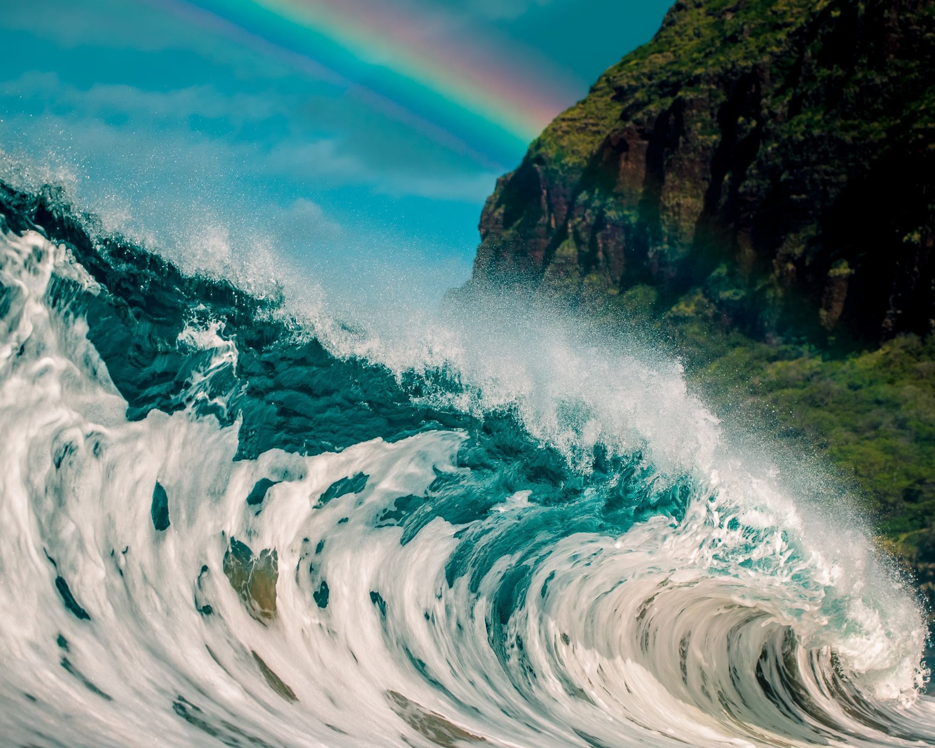 a wave crashing in Honolulu, Hawai'i