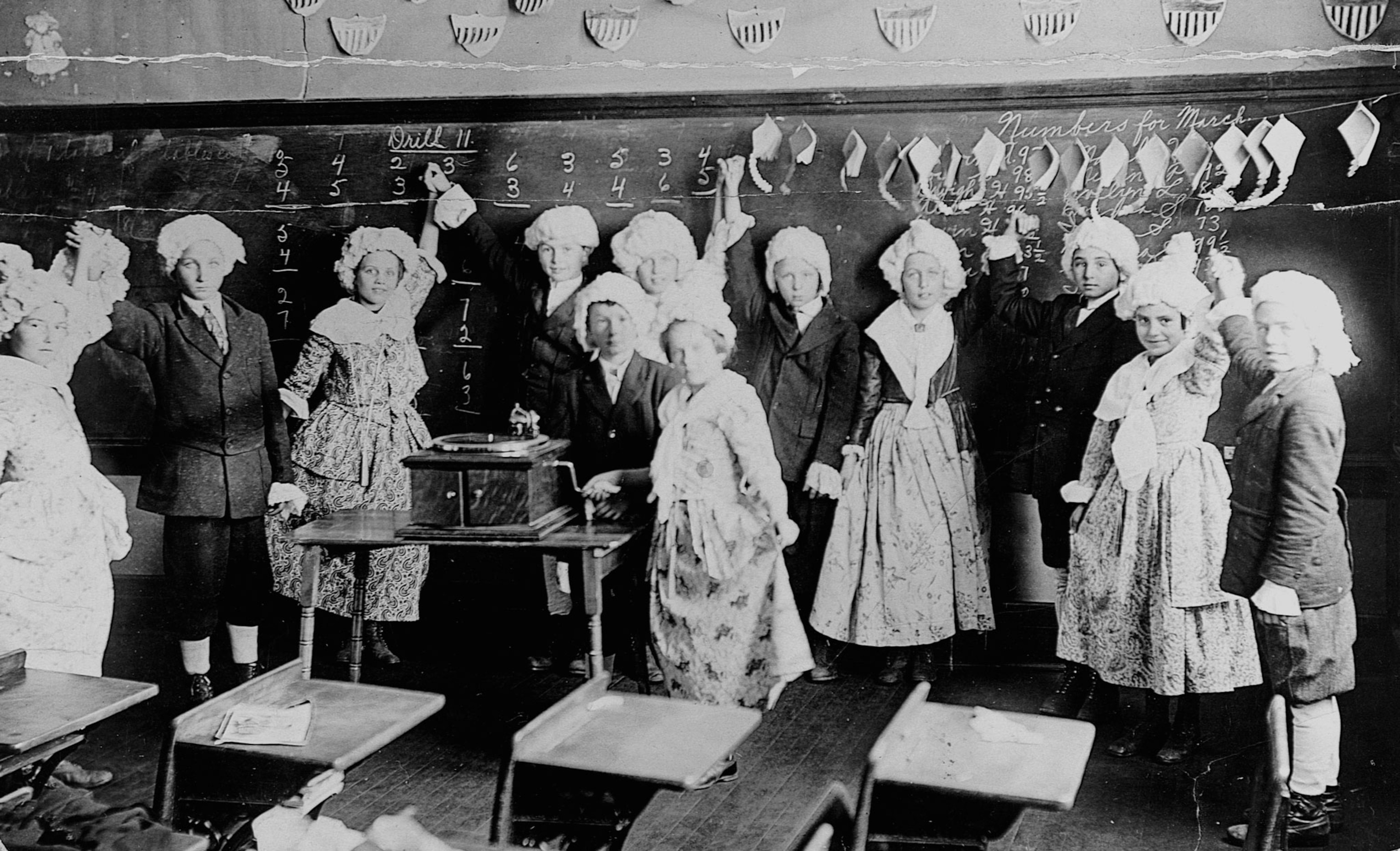 school children dressed as George Washington