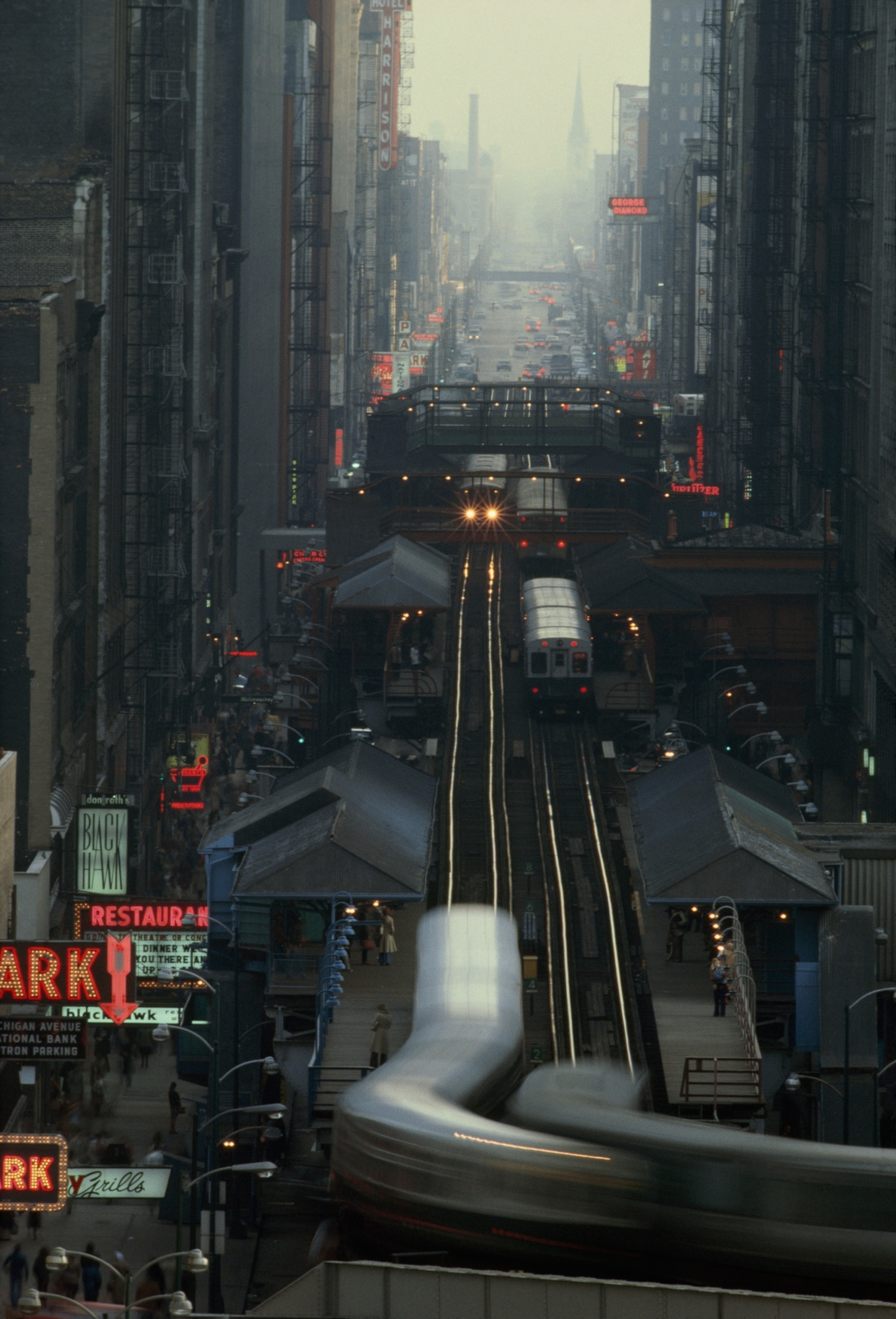 a Chicago L train going around the Loop