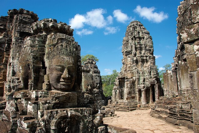 Today no trace of the gold coating or the gold statues remains.