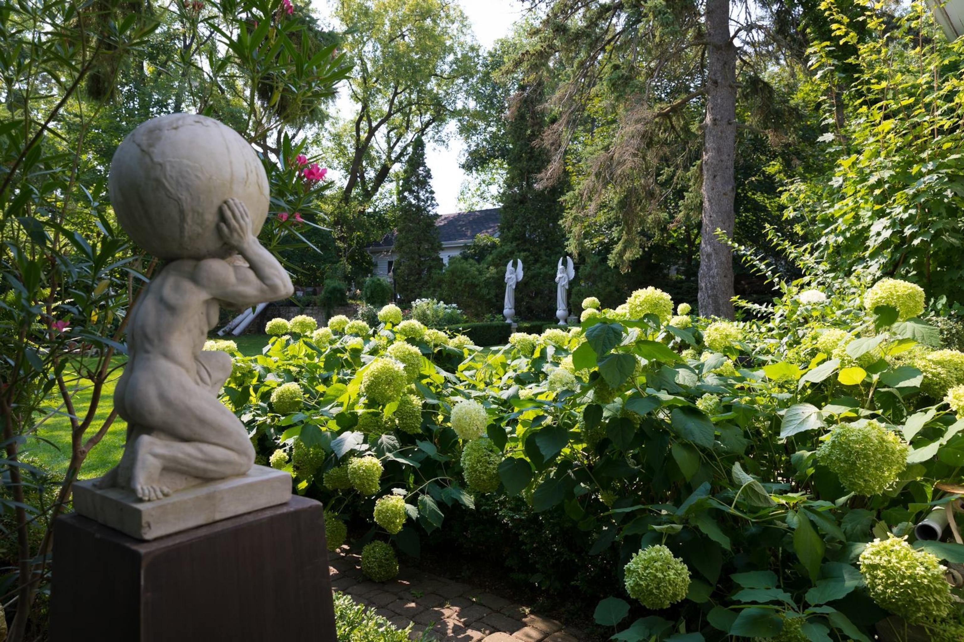 Elora’s White Garden Sculpture Ontario