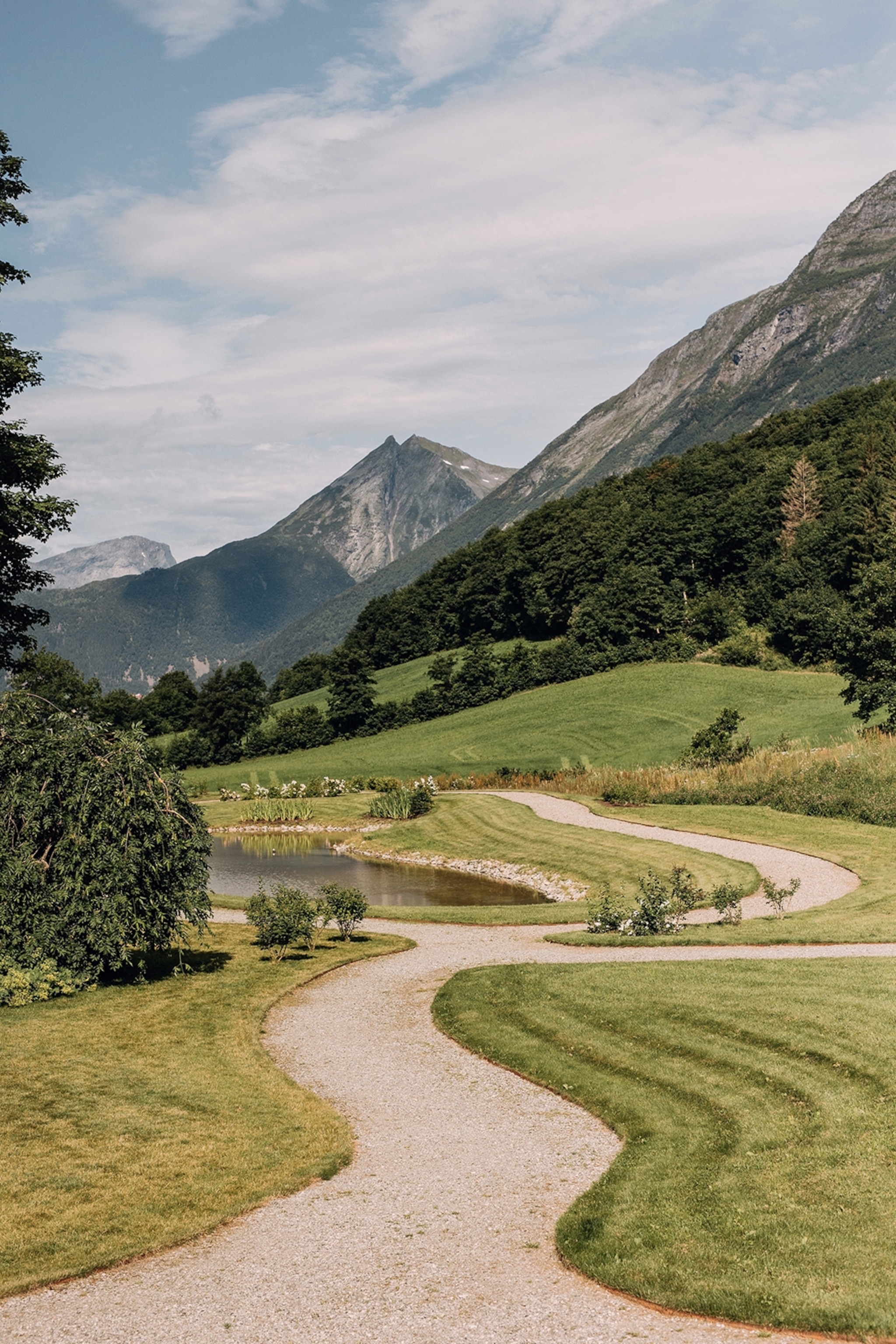 a mountain landscape in norway