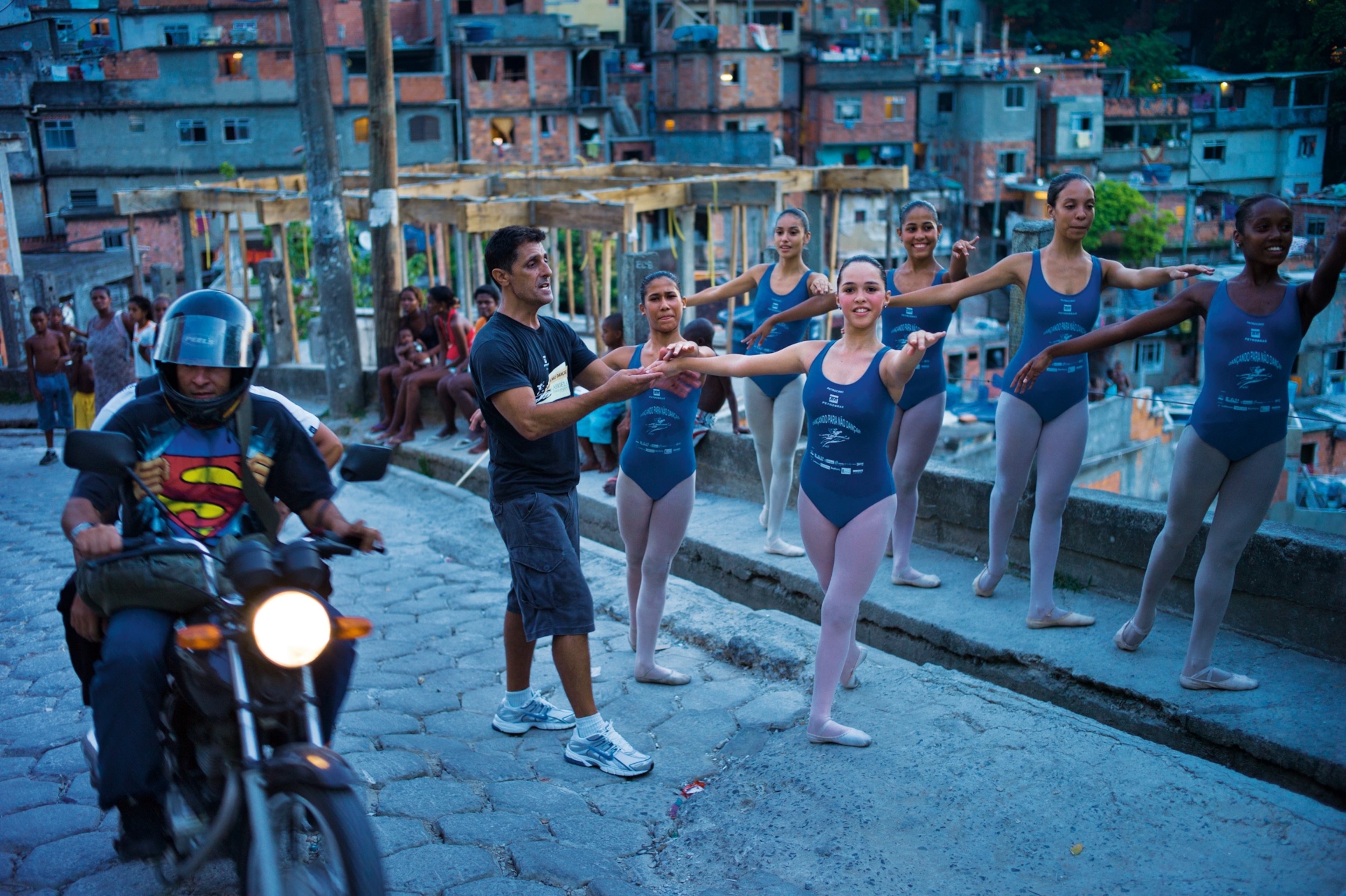 ballet students posing outside their school in the Cantagalo favela