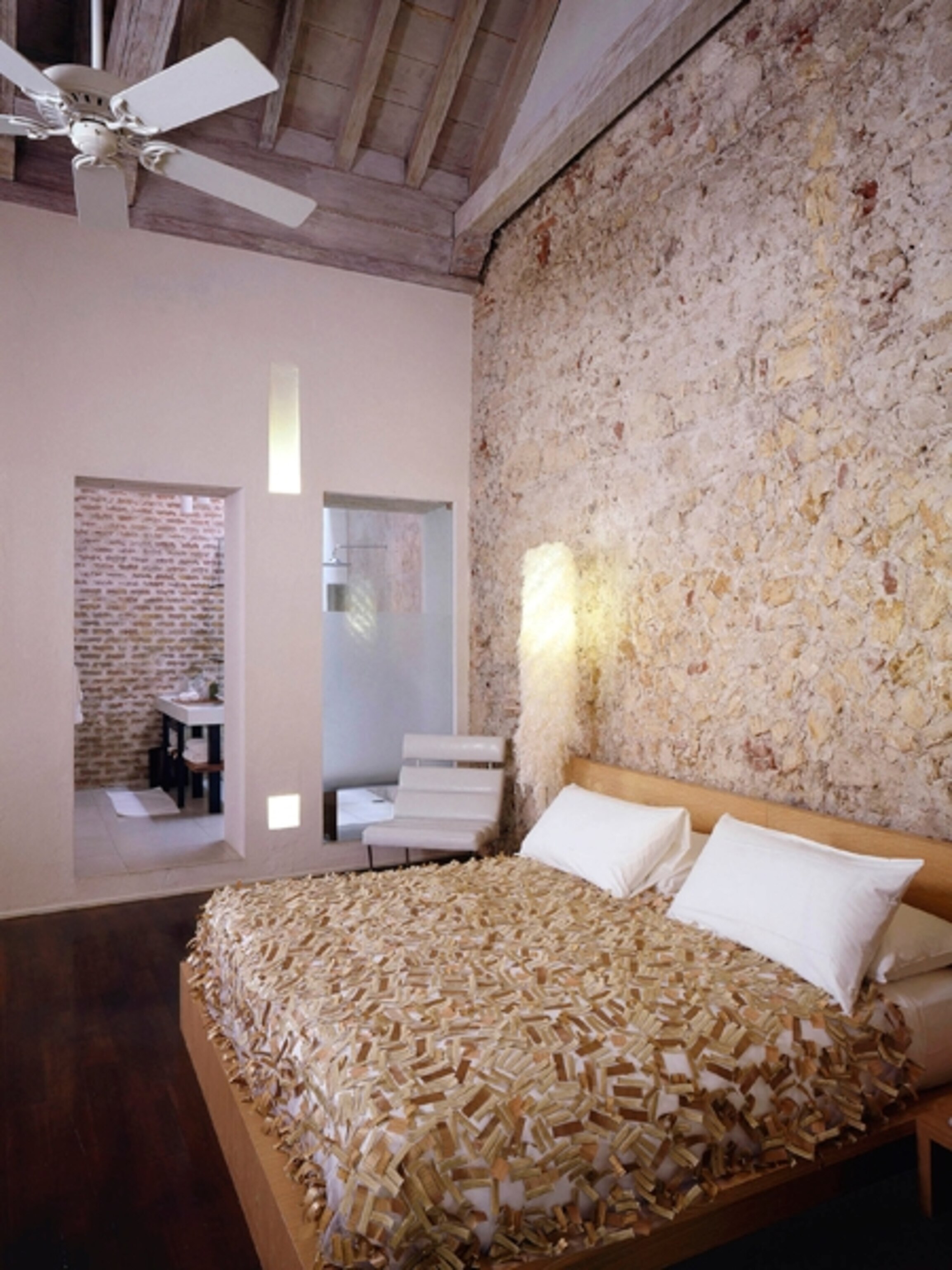 Tchessari Hotel bedroom