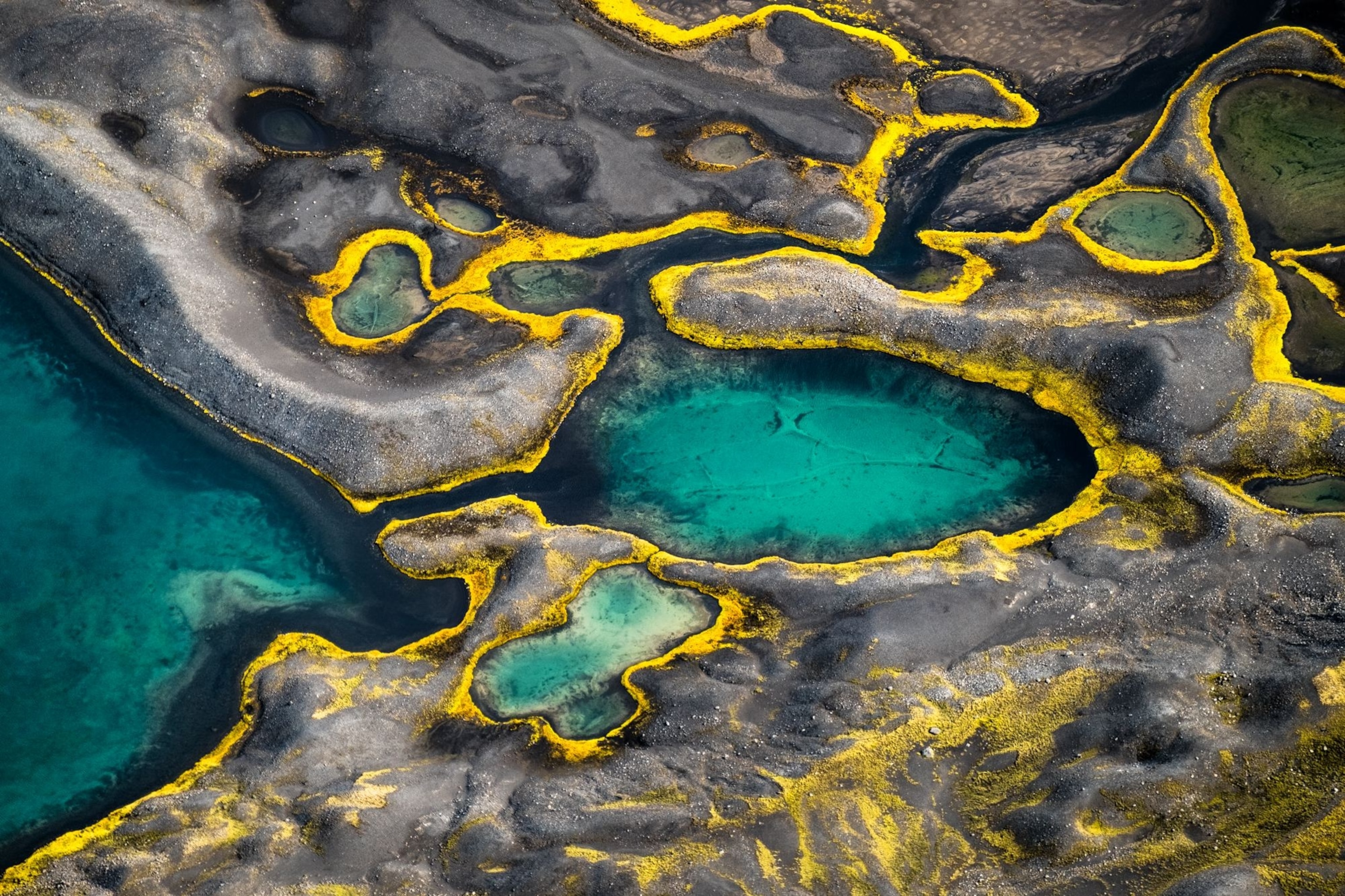 glacial lakes in Iceland