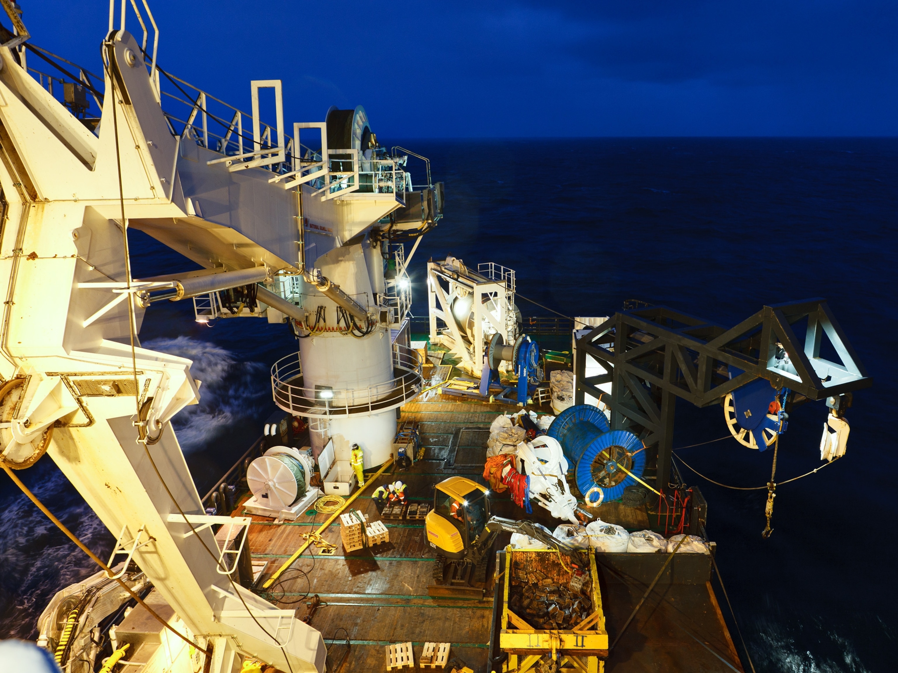 Crane picture: tools used to haul silver from Gairsoppa