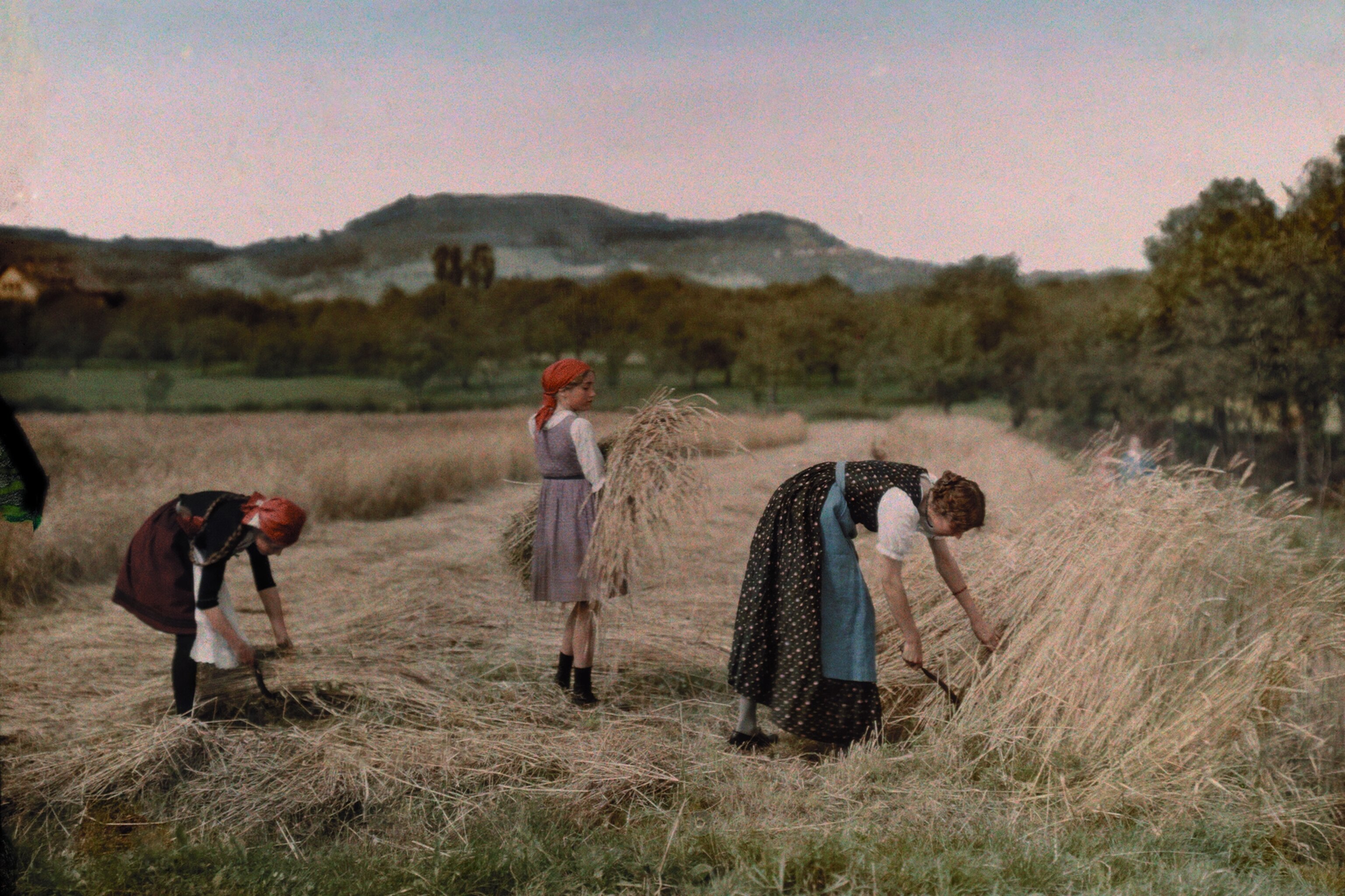 These 18 Autochrome Photos Will Transport You to Another Era