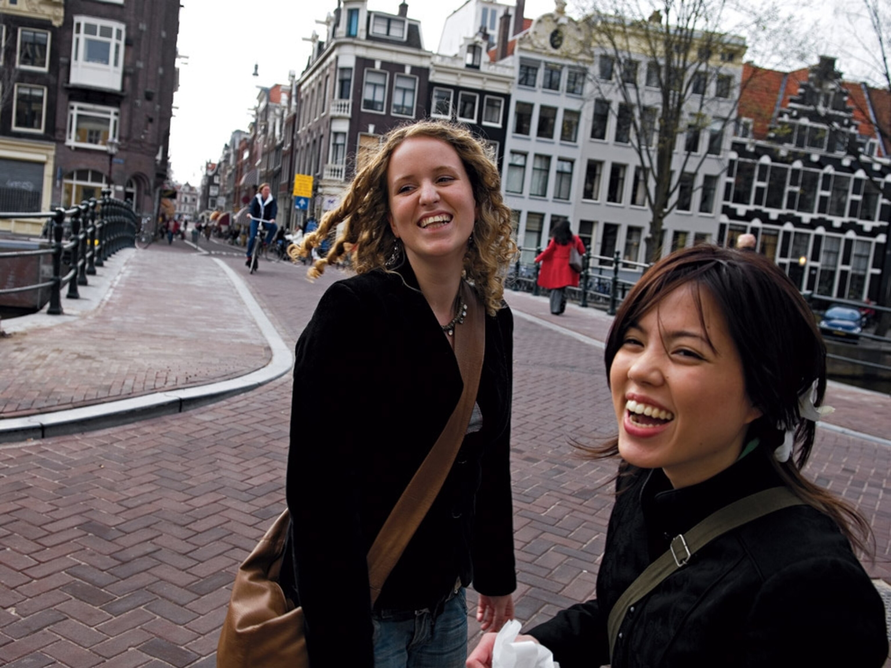 Canal-linked architecture