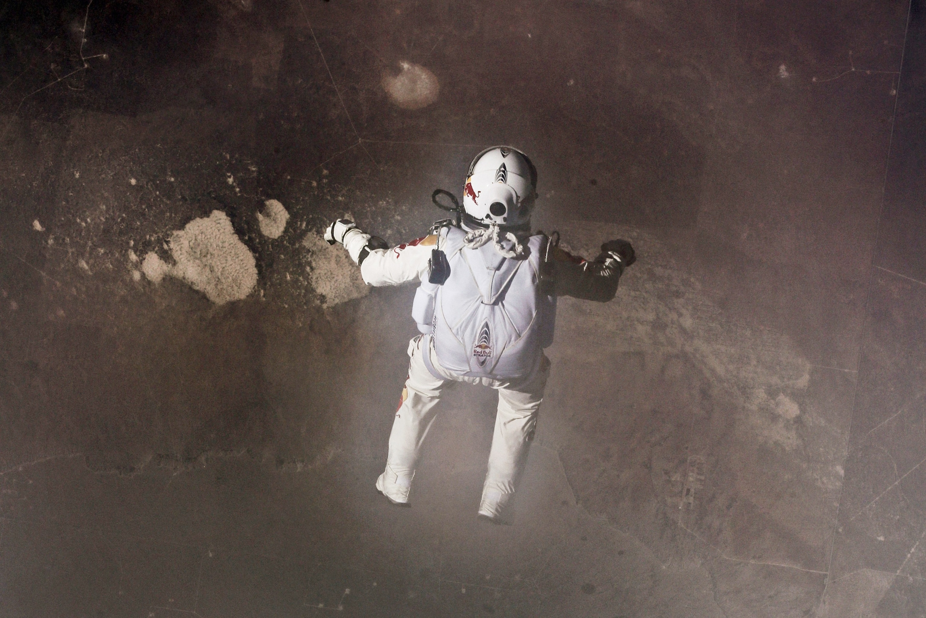 Felix Baumgartner jumping