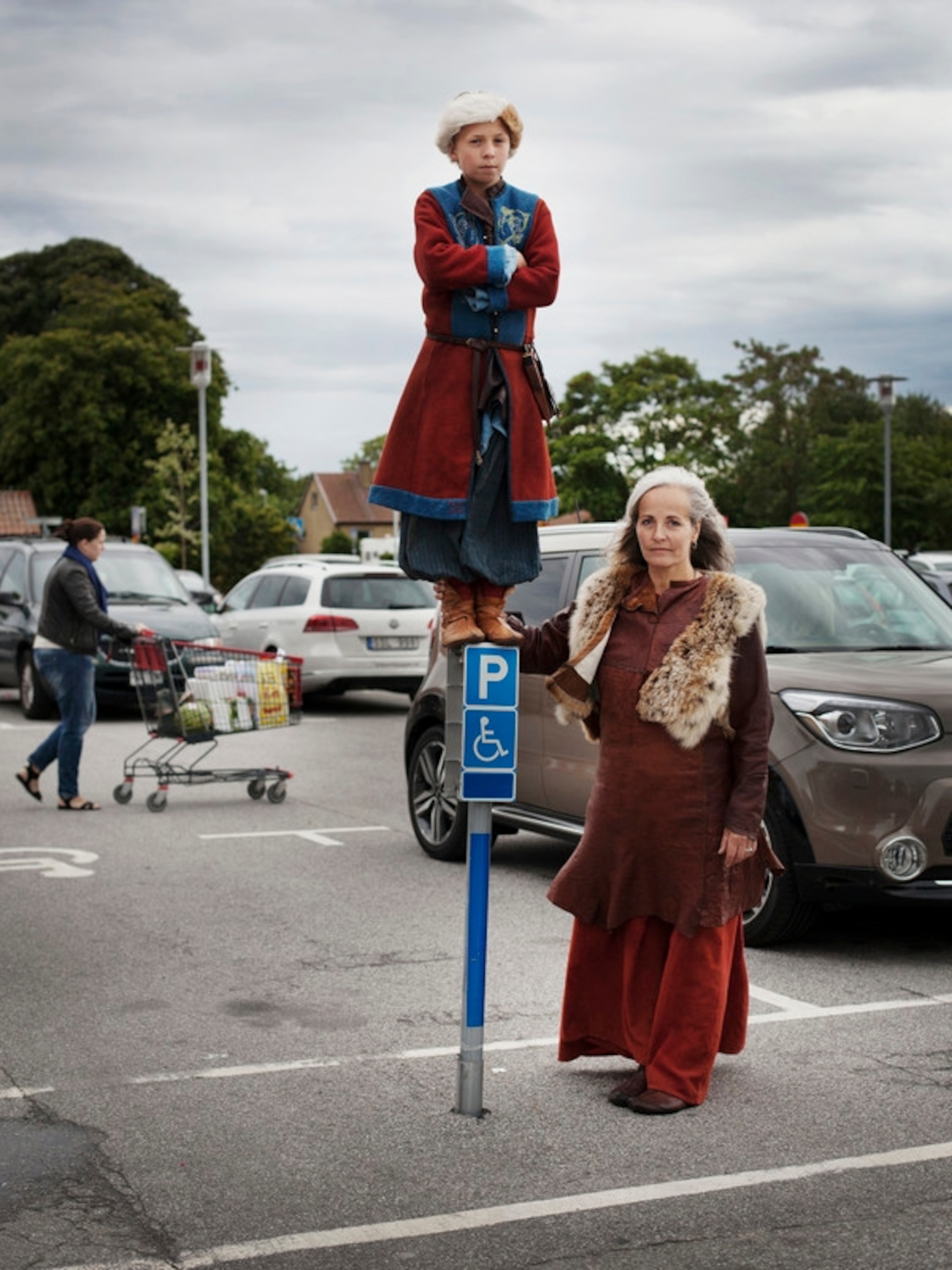 Magnus Glaeser and his mother wanted Glaeser. The picture is shoot outside Höllviken mall &quot;Toppen&quot;.
