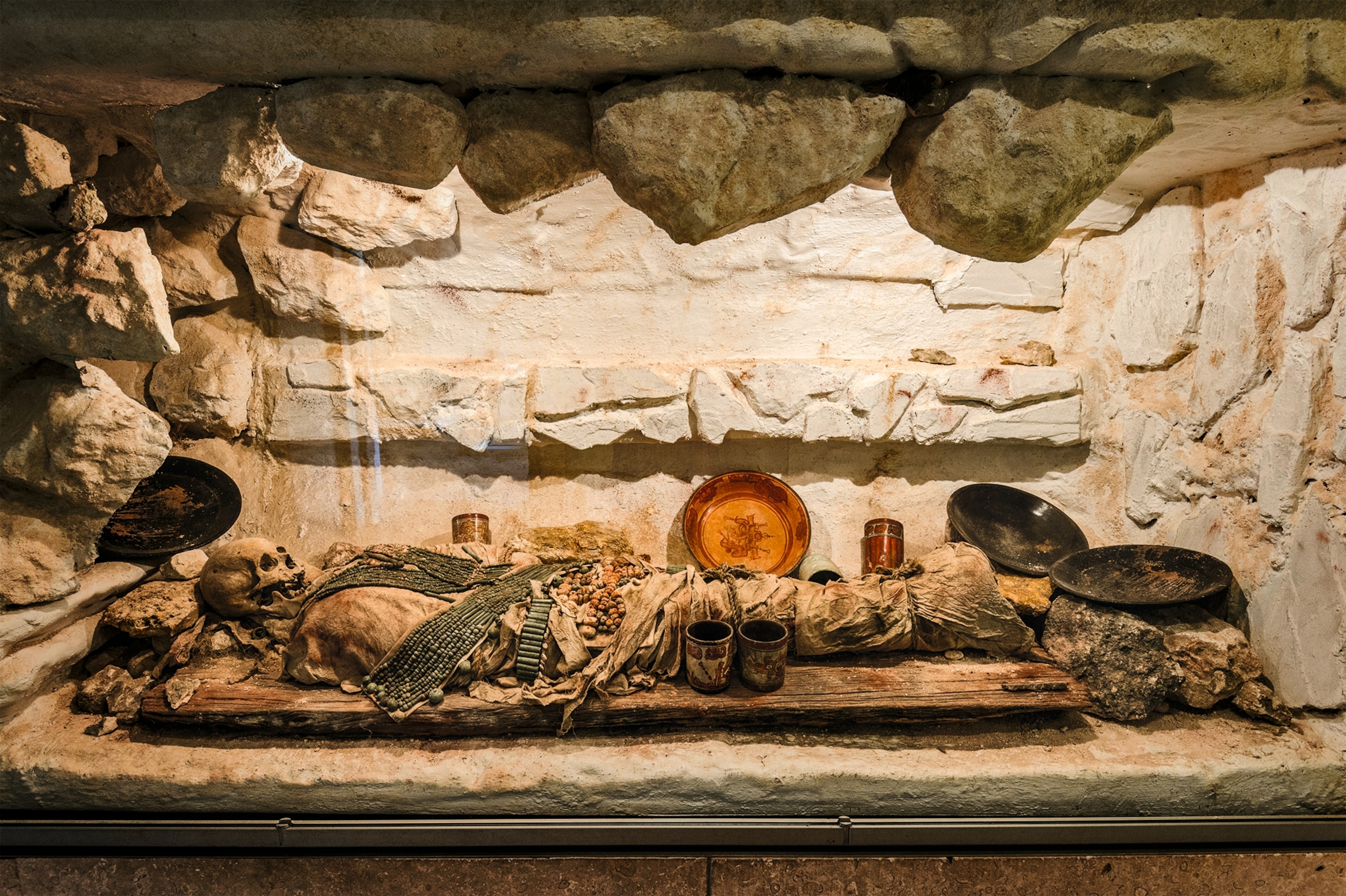 The reconstructed tomb of Jaguar Paw is exhibited.