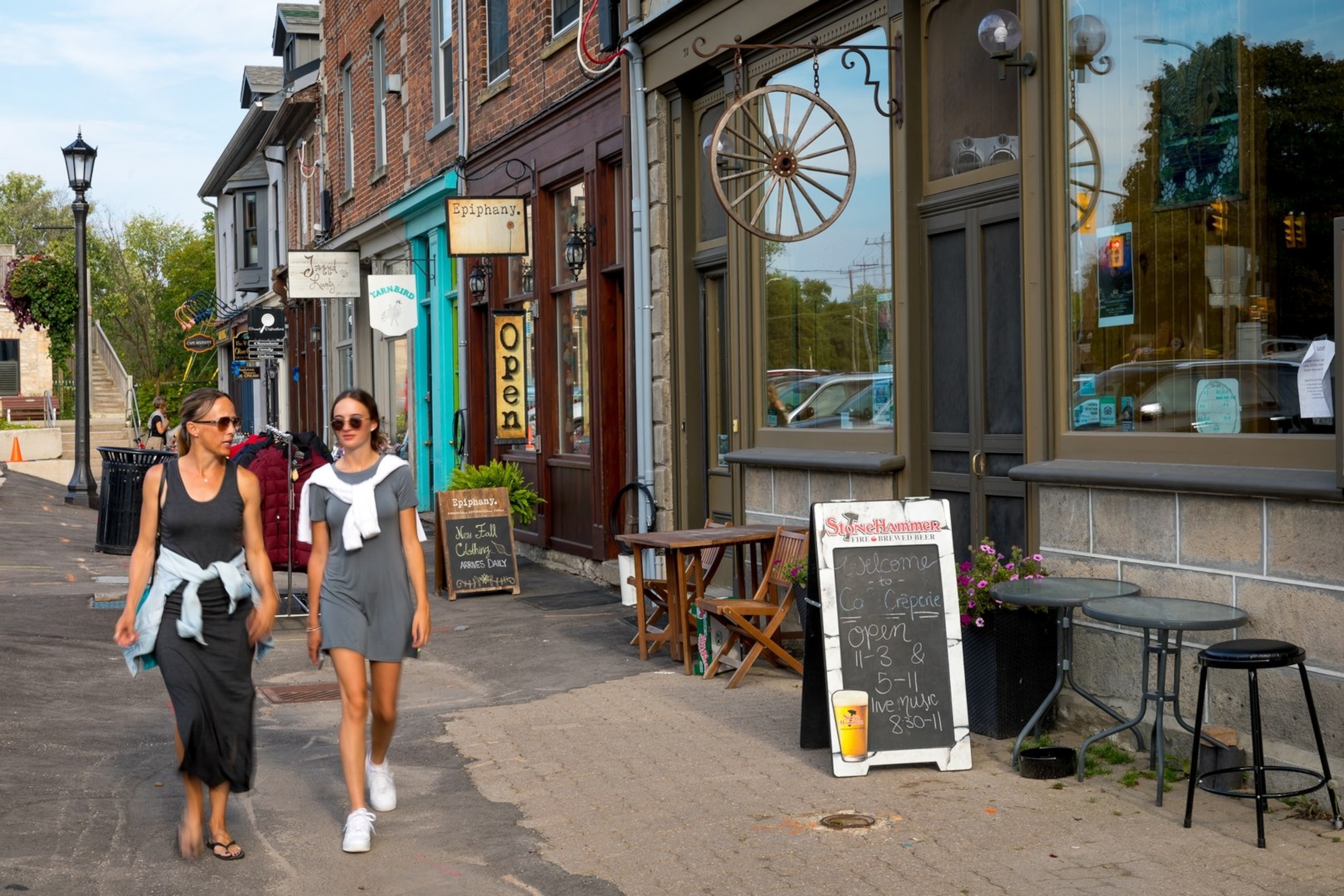 historic downtown streets in Elora shops and galleries Ontario