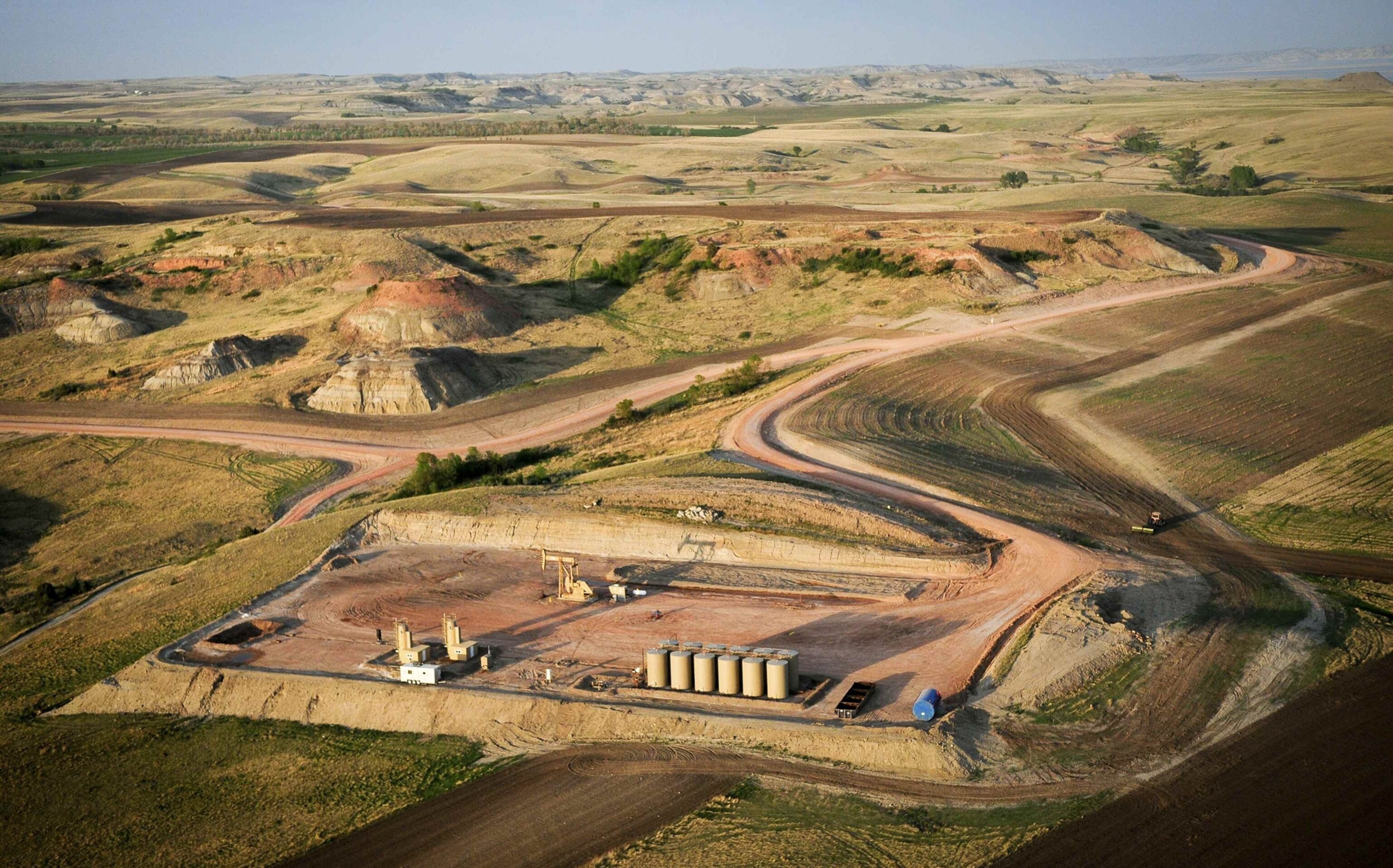 Aerial picture of an oil rig in the prairie near Watford City, North Dakota