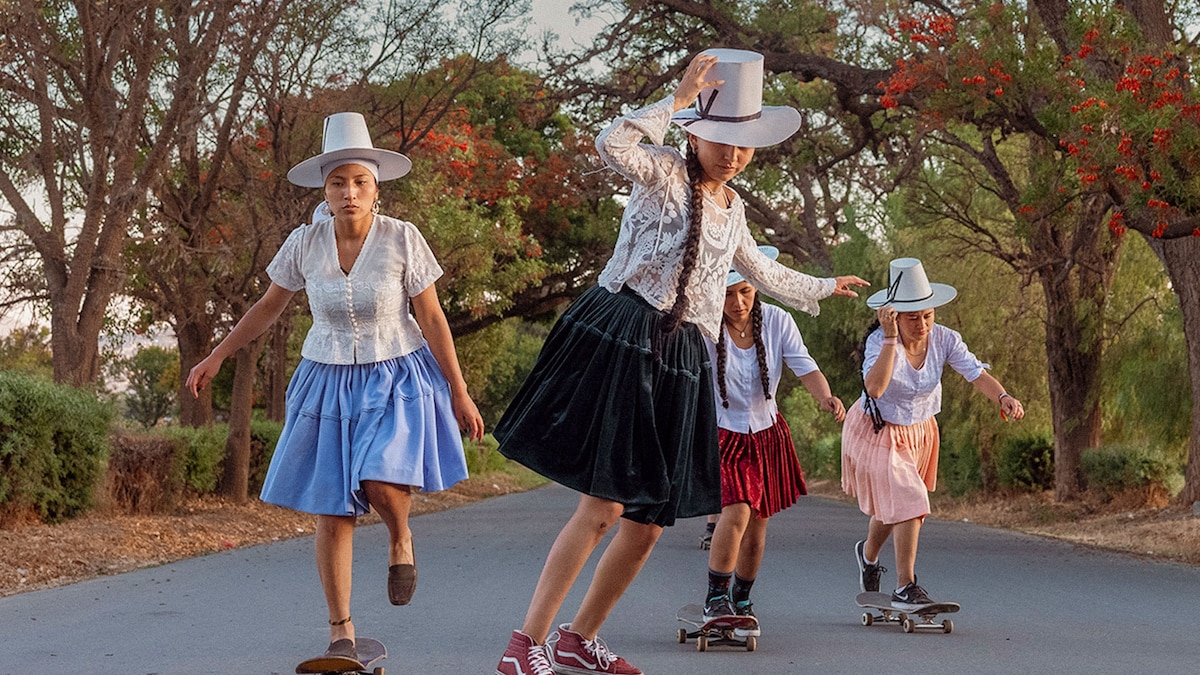 These Bolivian skateboarders use Indigenous attire to battle discrimination - Vimarsana News