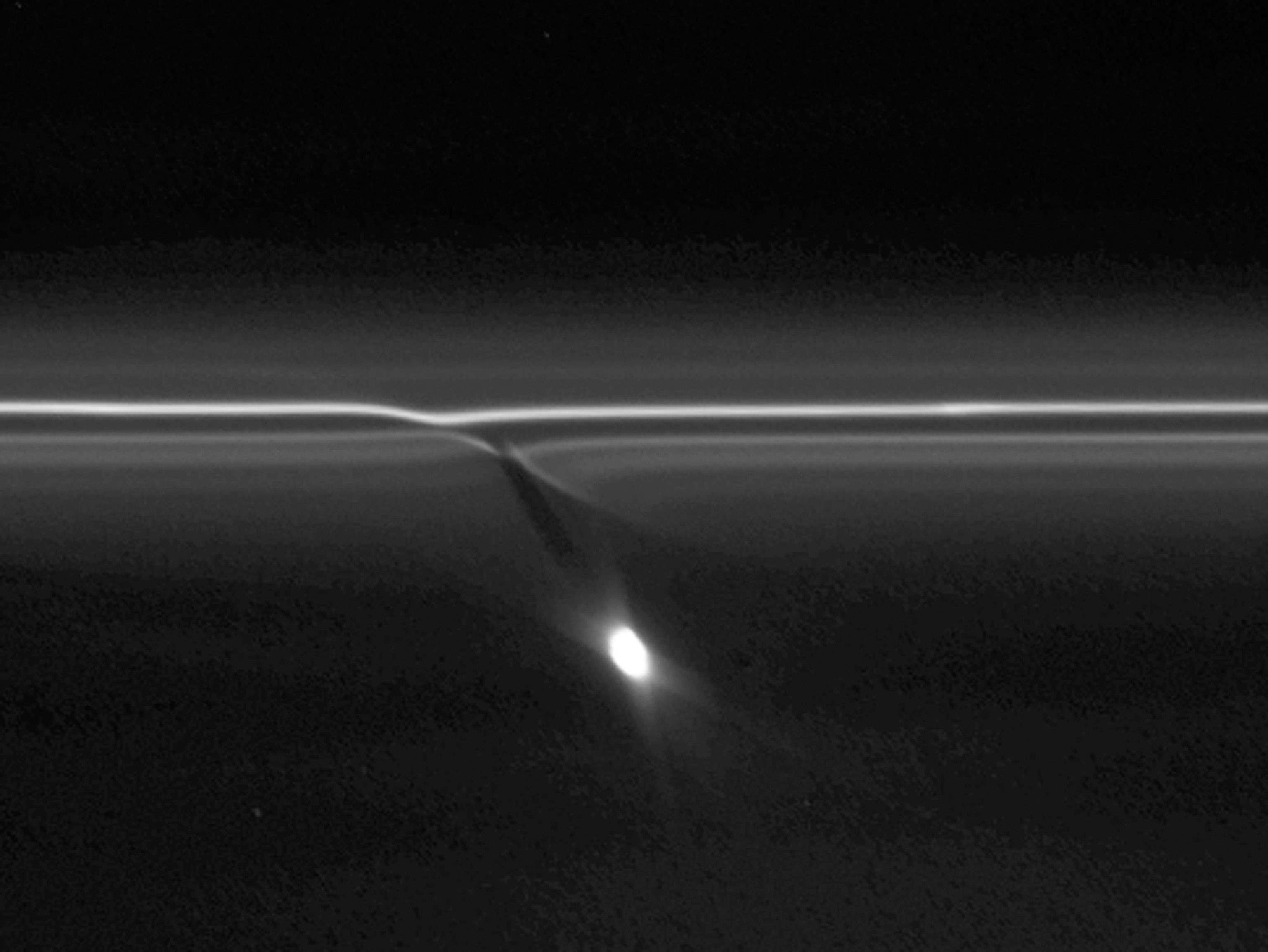 Saturn picture: A snowball creating a mini-jet