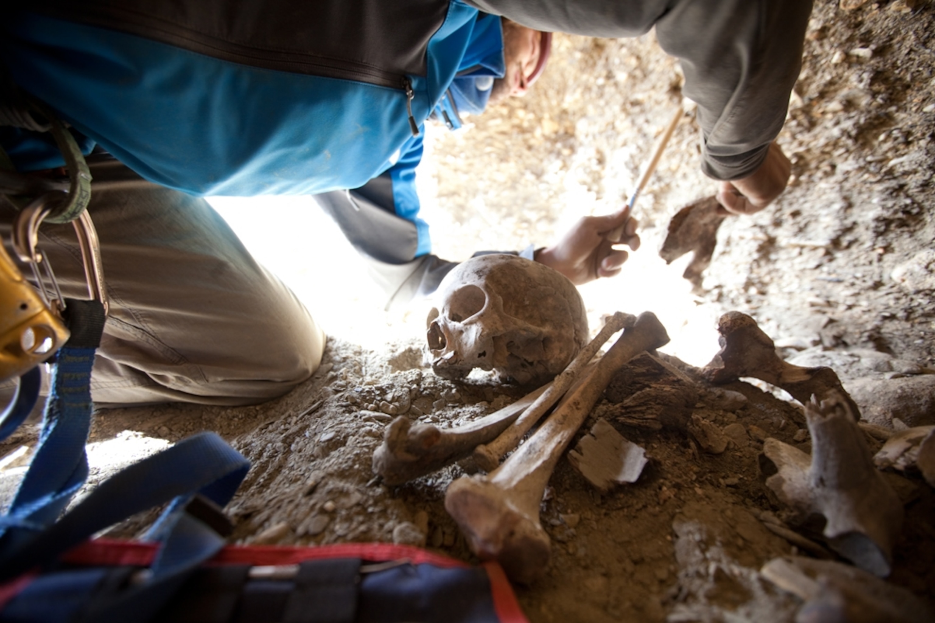 Human remains found in high Himalayan caves (picture) -- suggest new death ritual