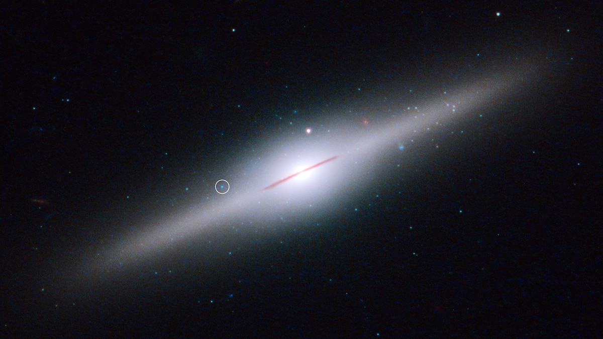 New Type of Black Hole Found—Relic of Early Universe? | National Geographic