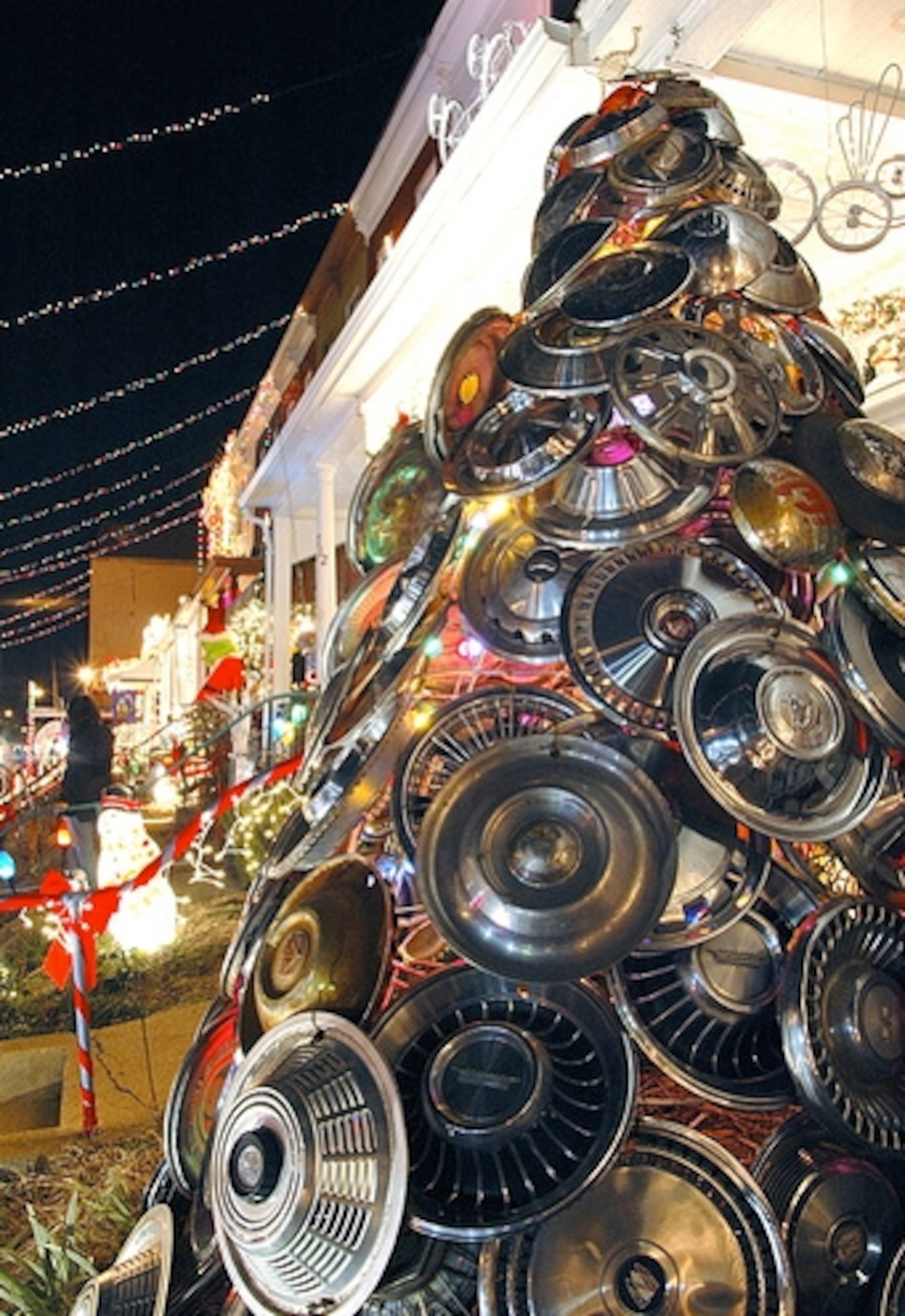 Hubcap Tree