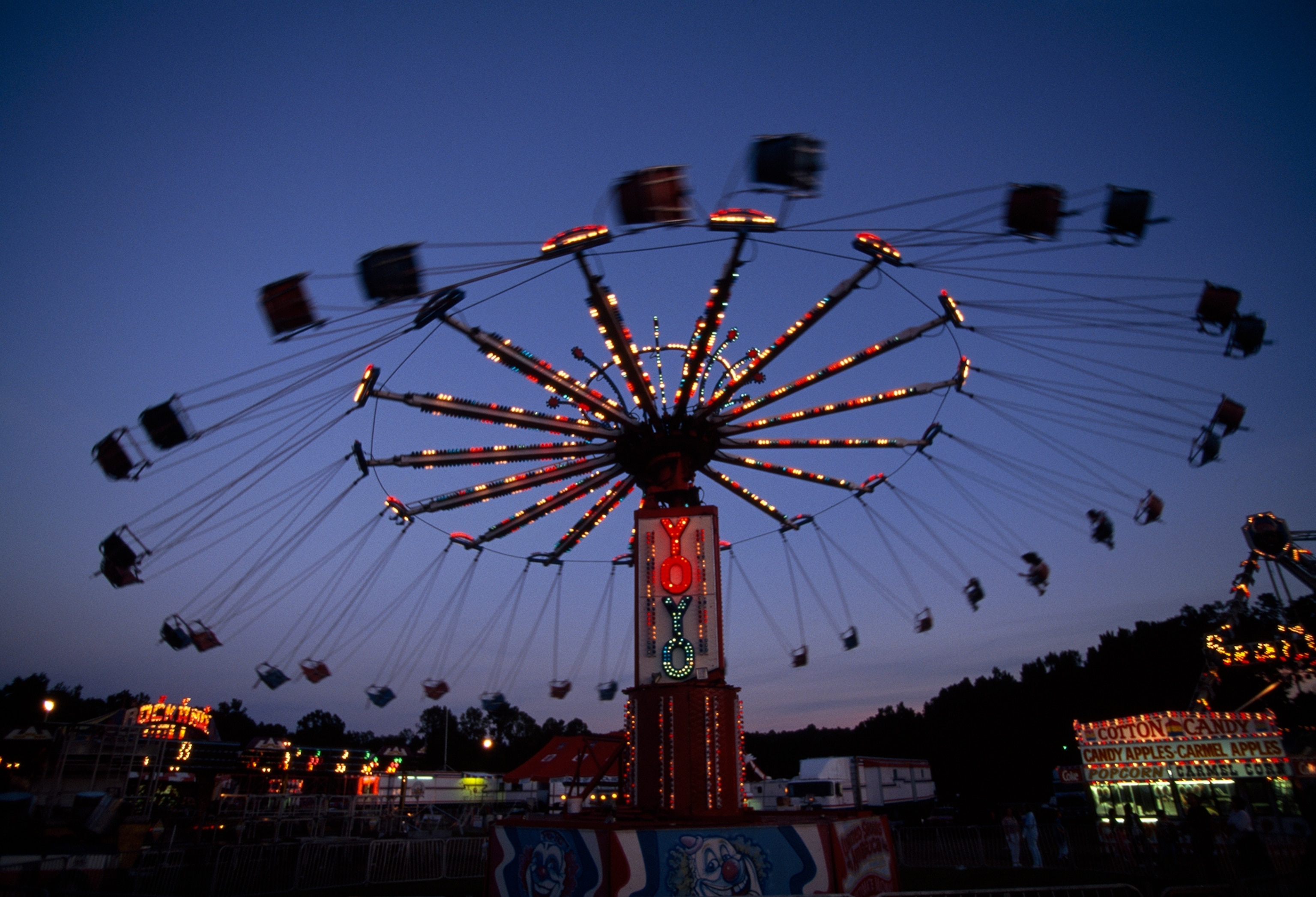 Pictur eof A ride called the "Yo Yo" at the Cullman County Fair