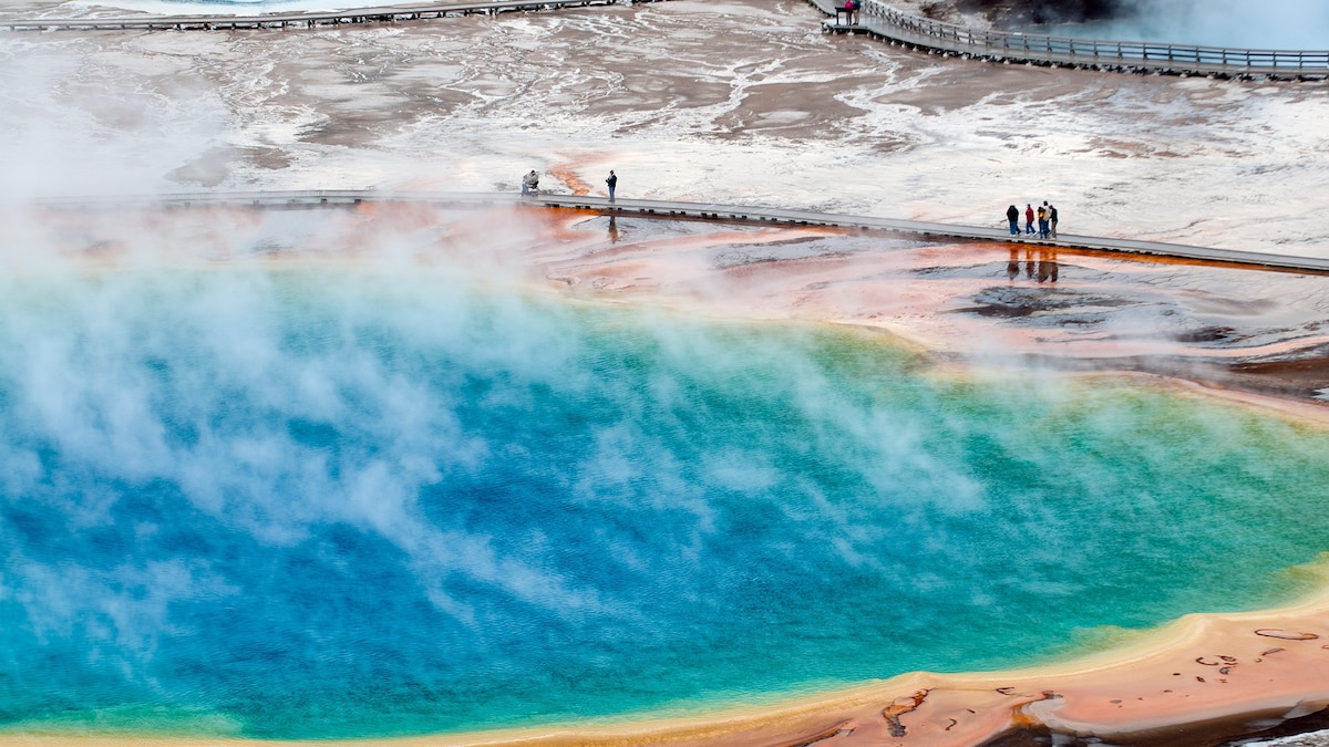 Yellowstone National Park Travel Guide