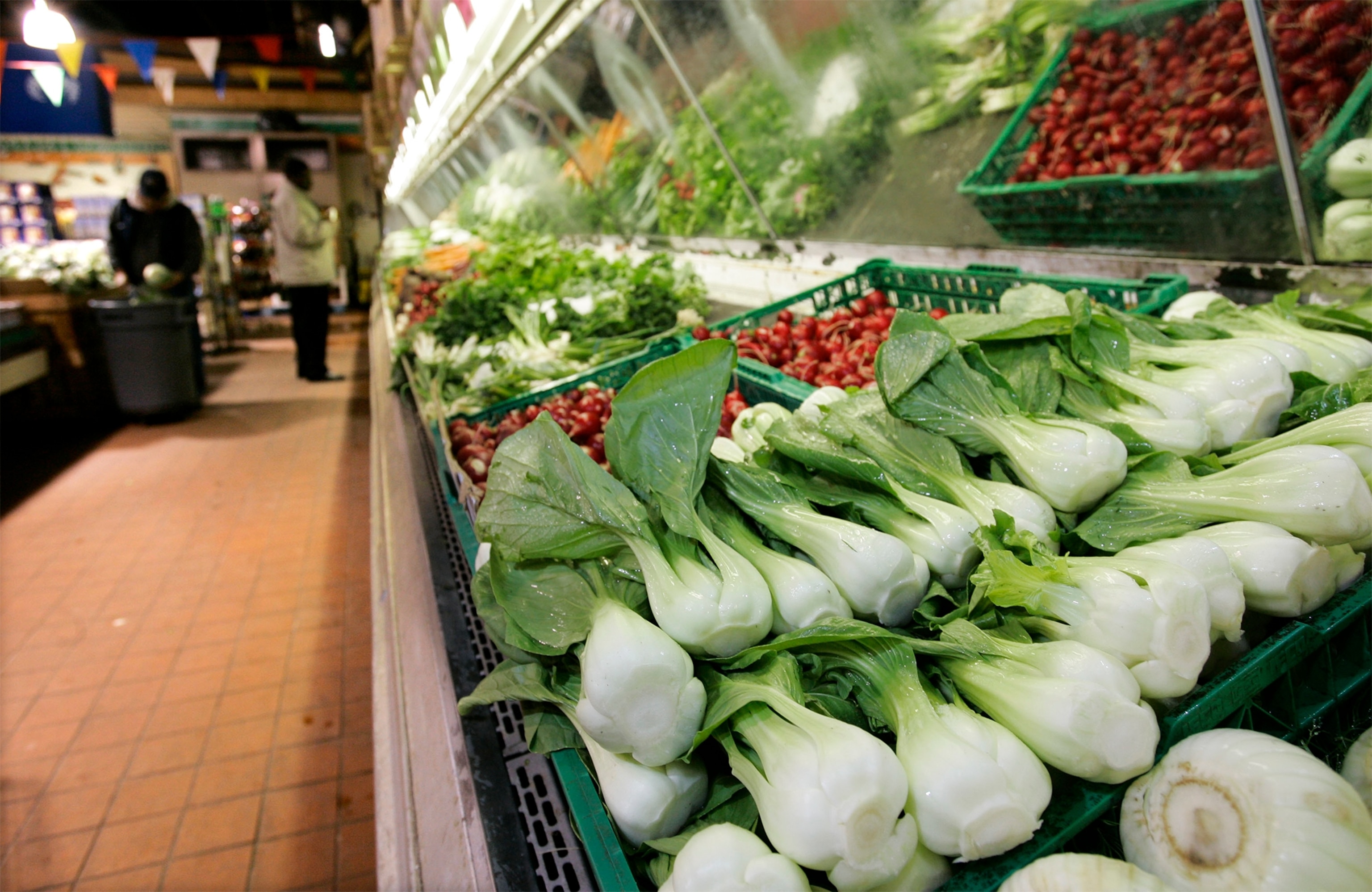 a chef cutting beef in Florida.