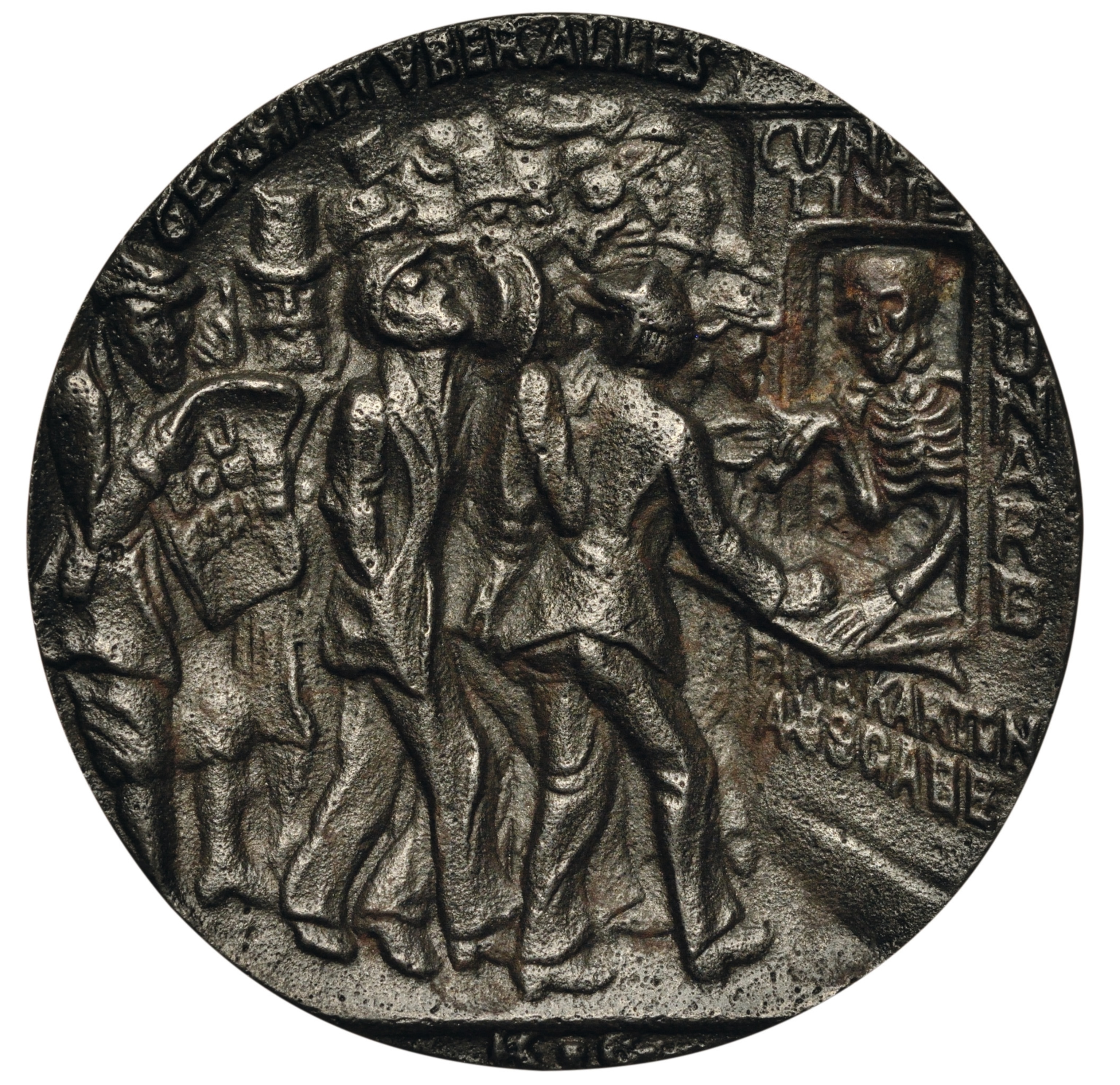 A German medal minted to commemorate the sinking of the Lusitania.
