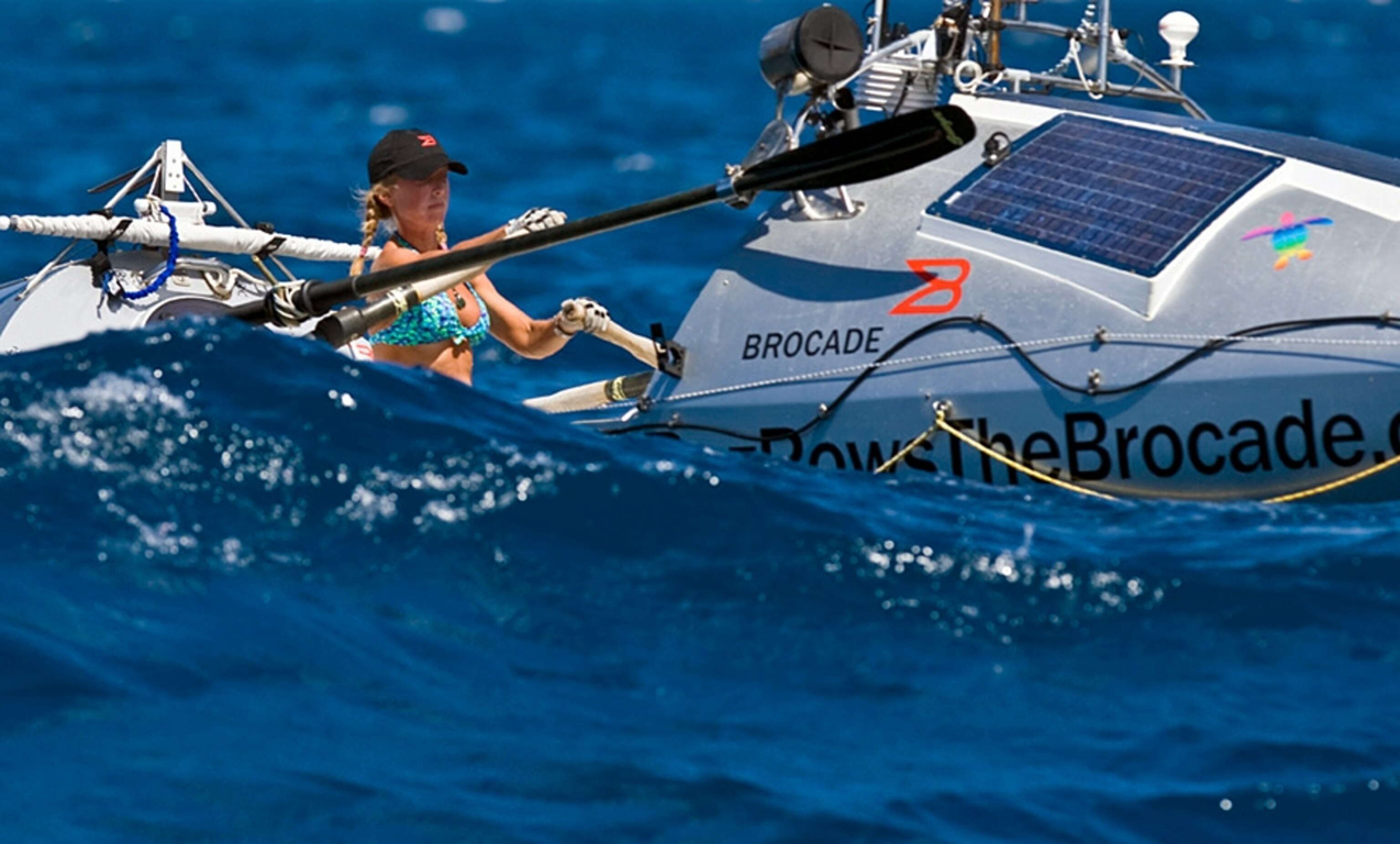 Roz Savage rows across the Pacific Ocean