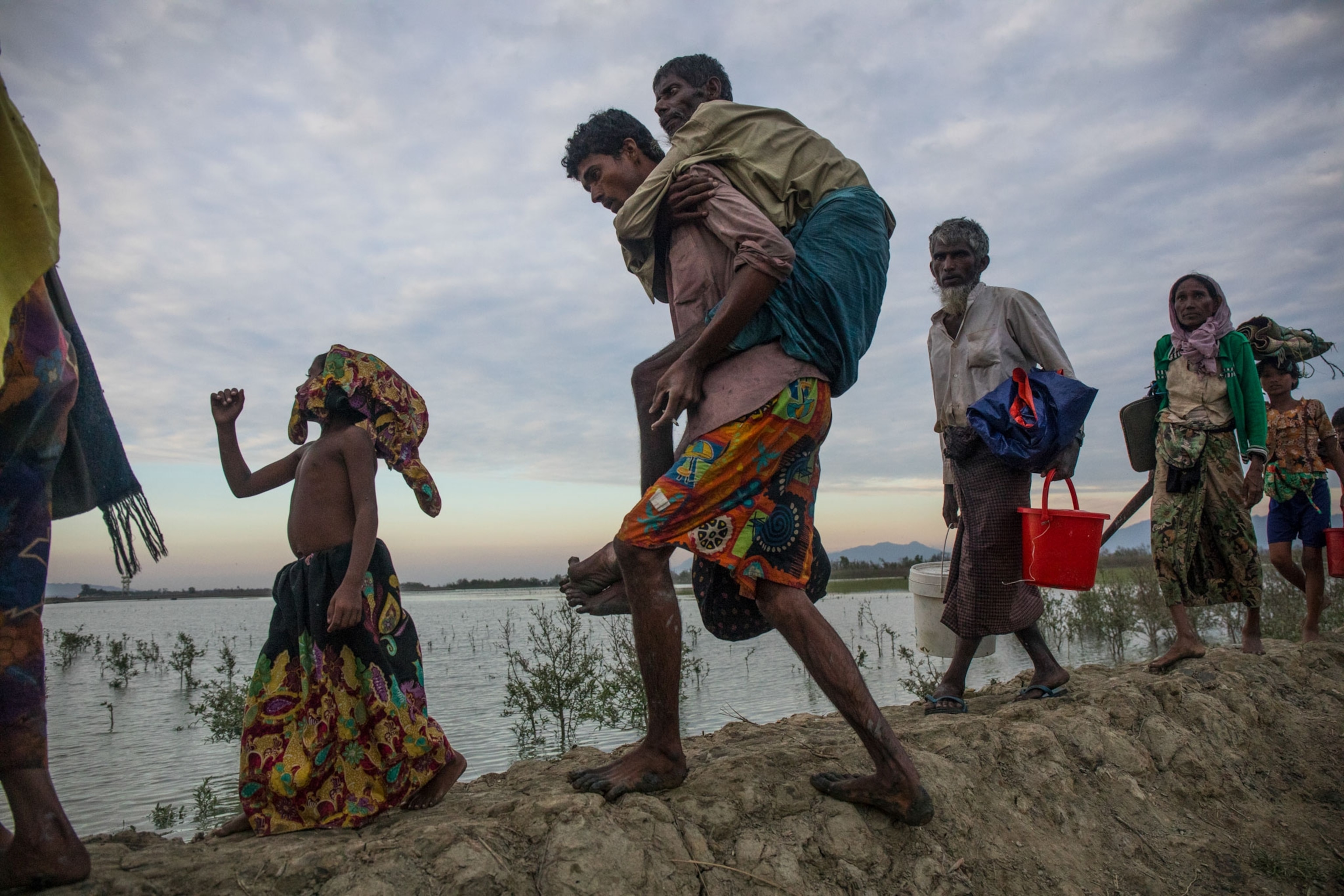 'For how long?': Displaced Rohingya lament life in no-man's land 1