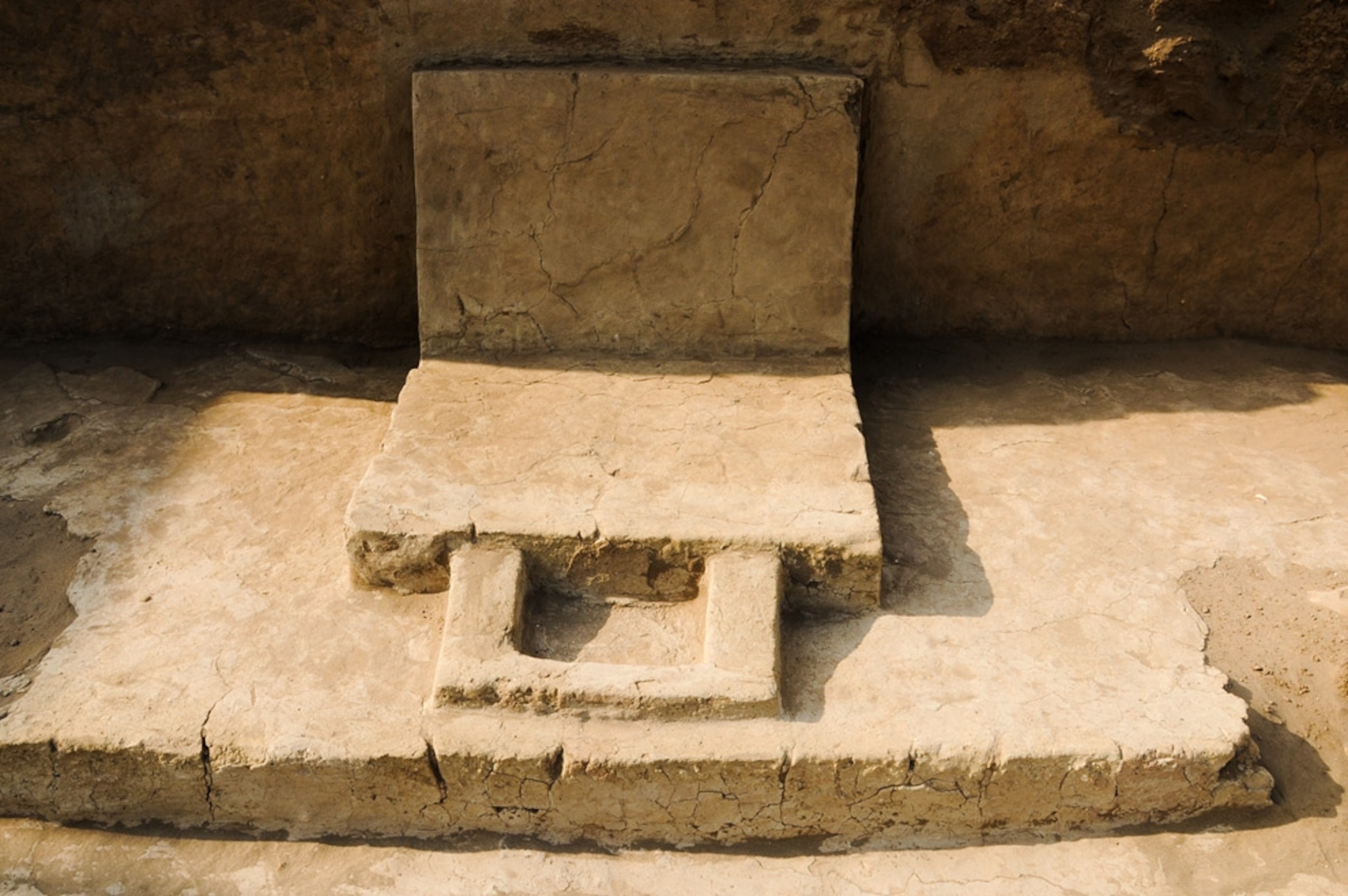 Picture of an ancient throne used by a Lambayeque ruler