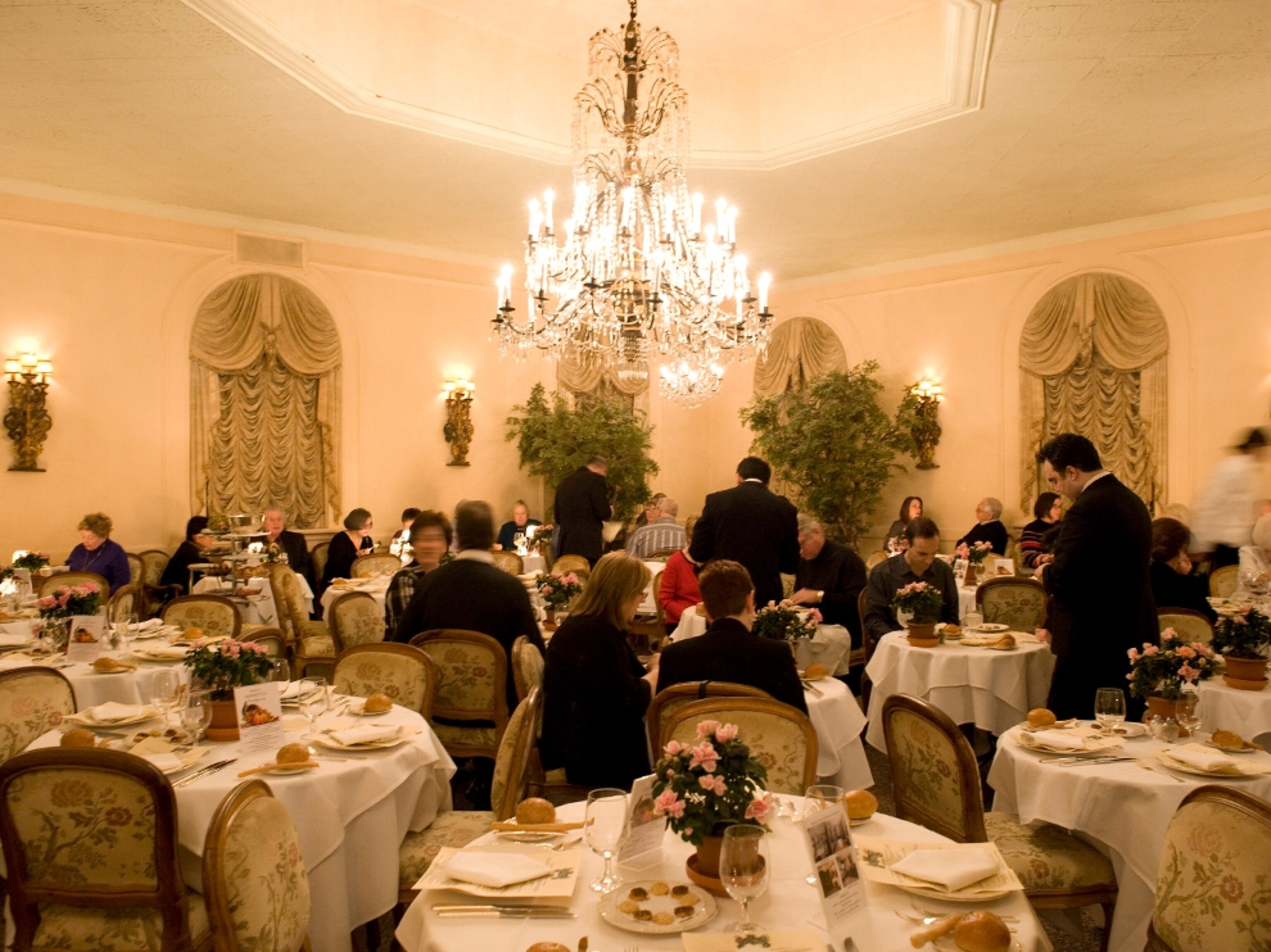 Barbetta main dining room