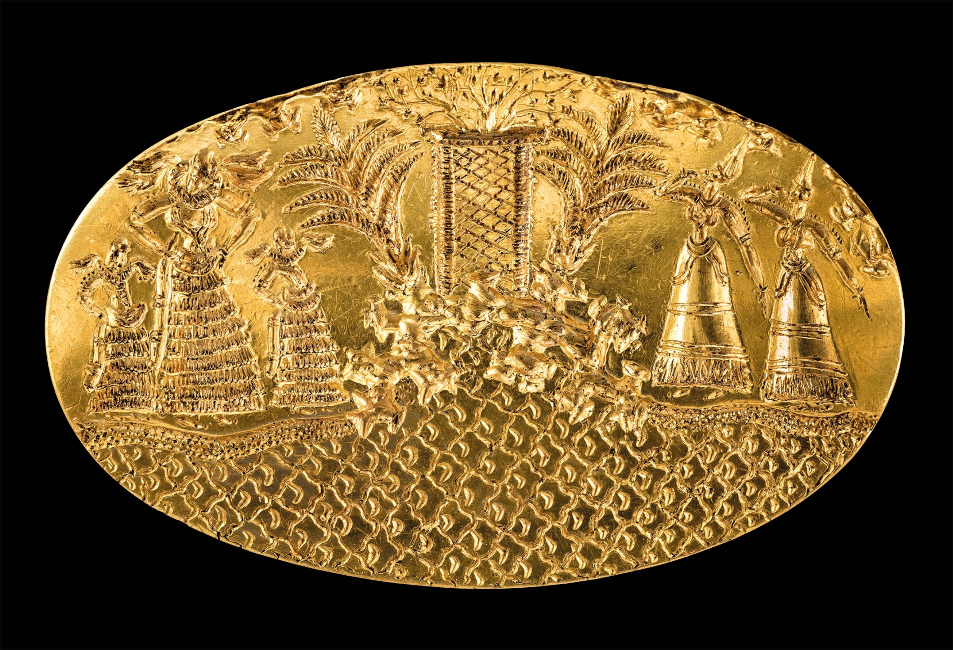 The gold ring depicting dancing women is one of the largest signet rings found in the Aegean world.