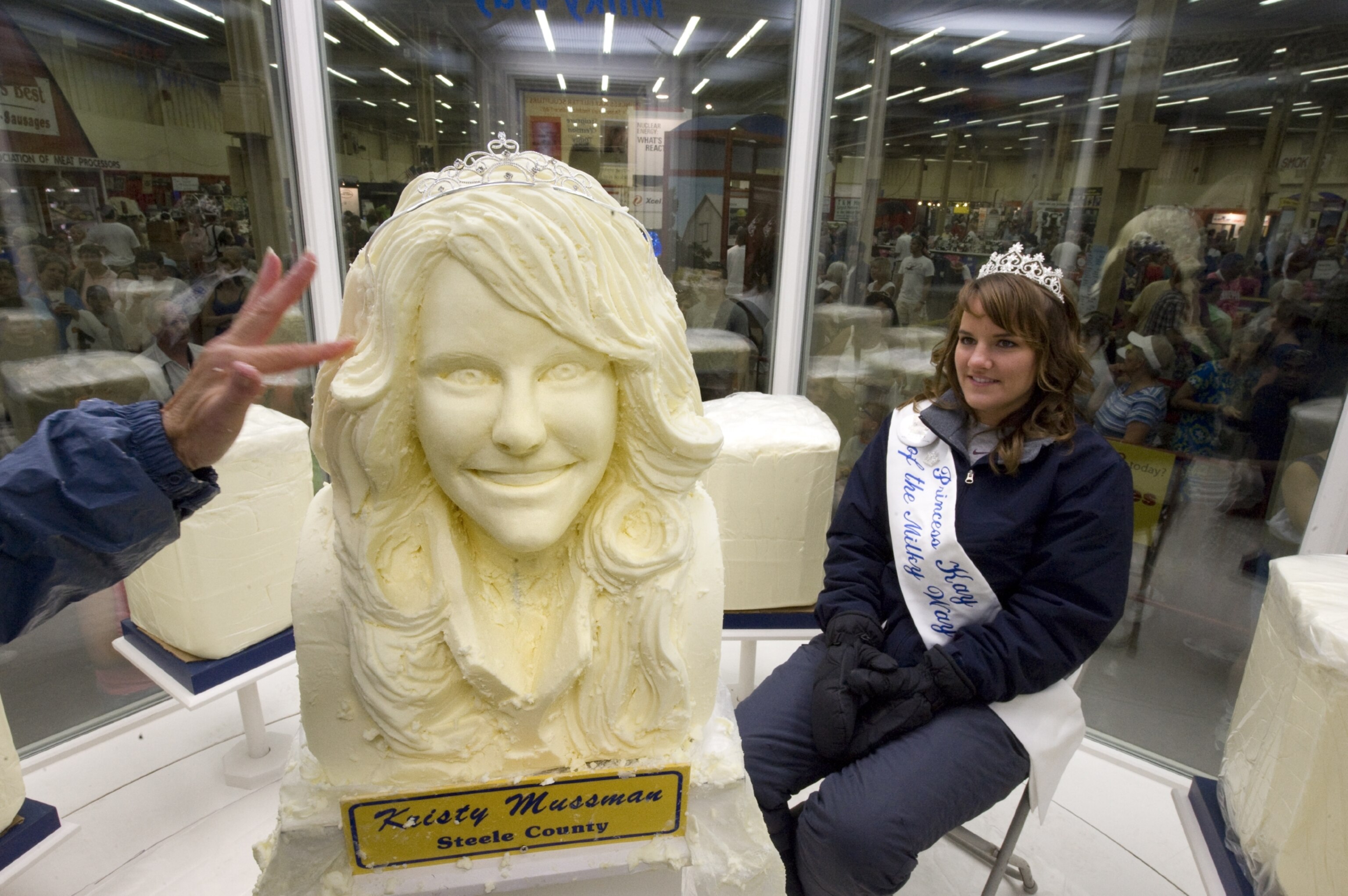 butter sculpture at state fair