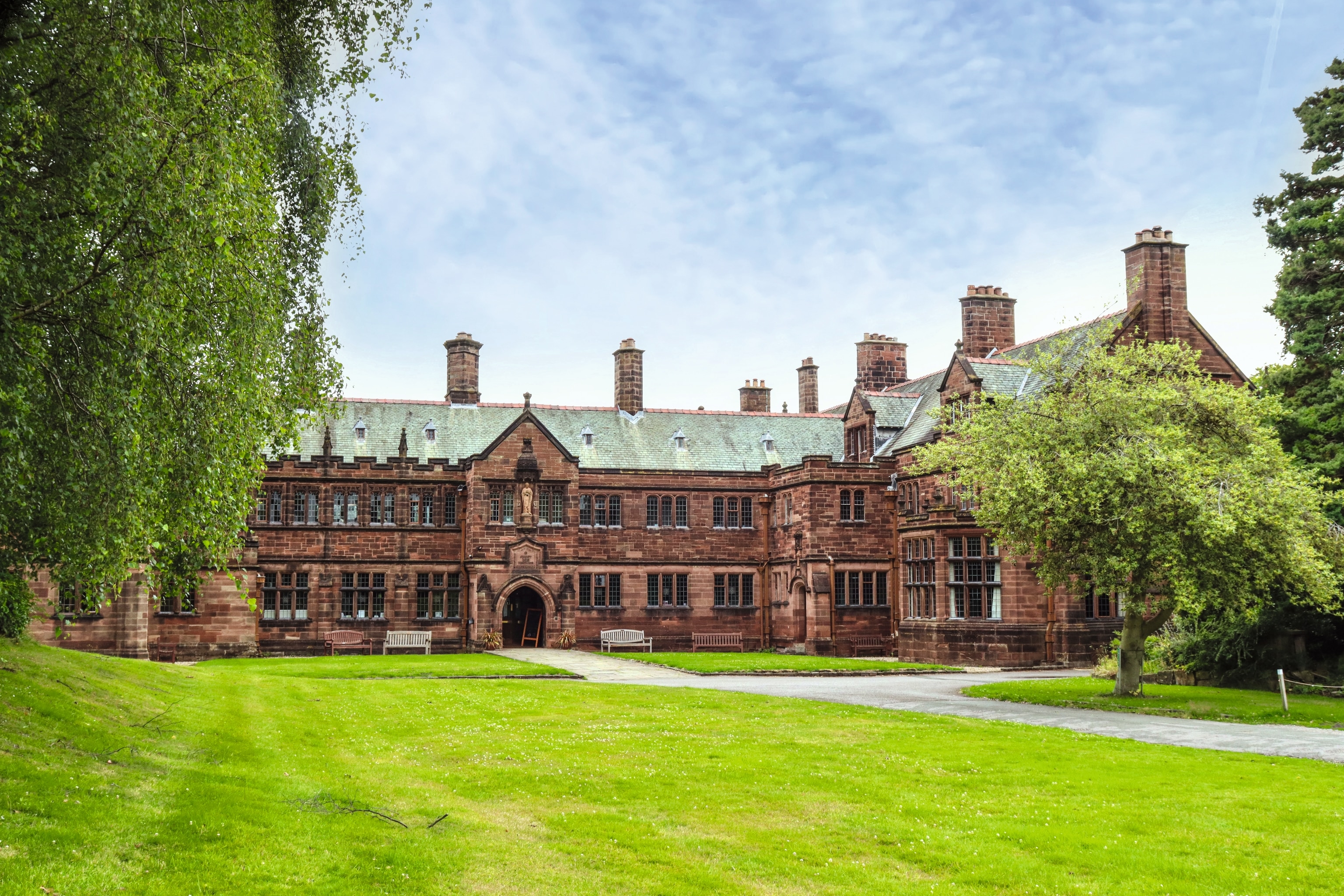 The eclectic Edwardian façade of Gladstone Library