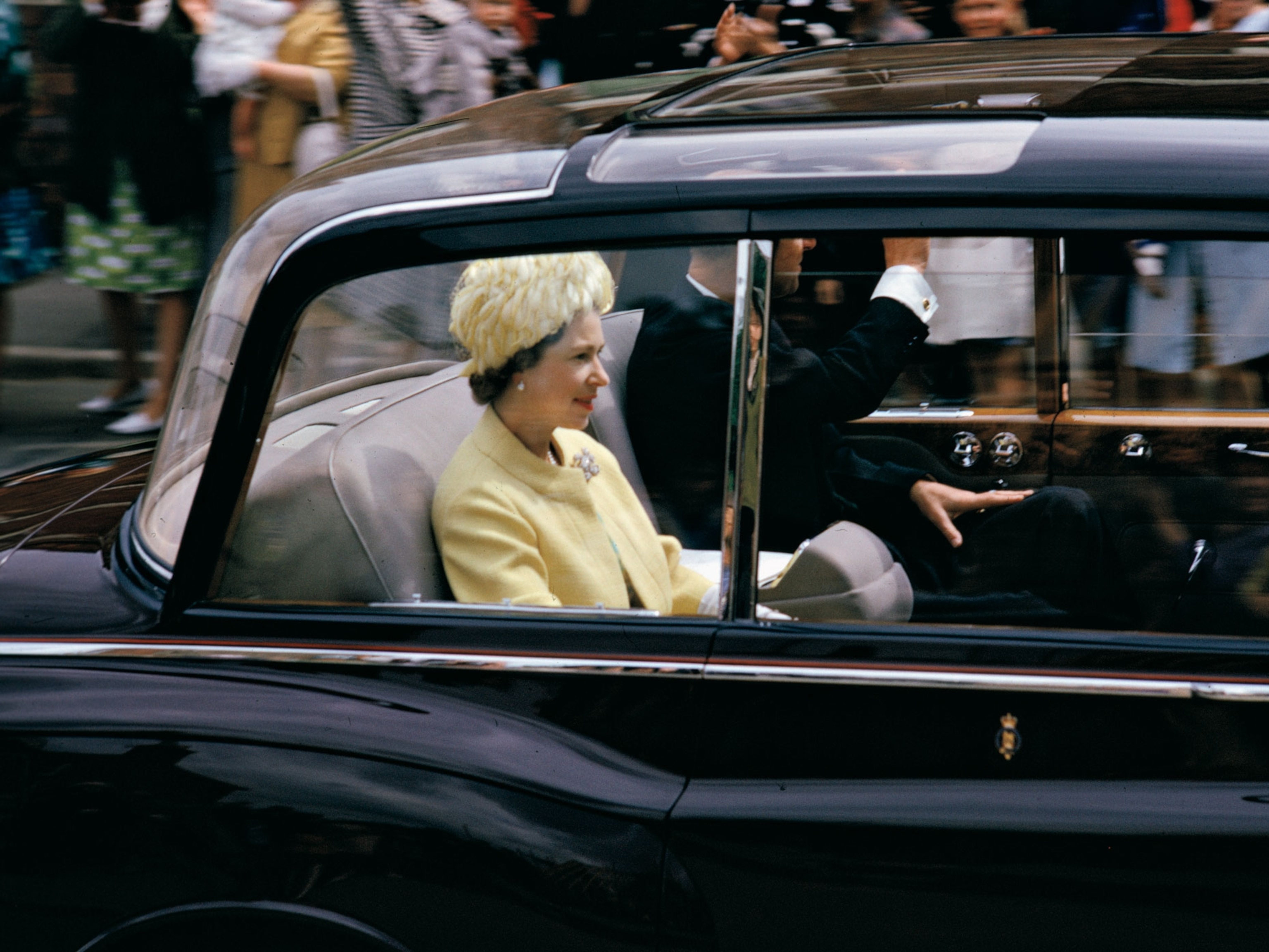 Exclusive: See rare photos of Queen Elizabeth II from National Geographic's  archives