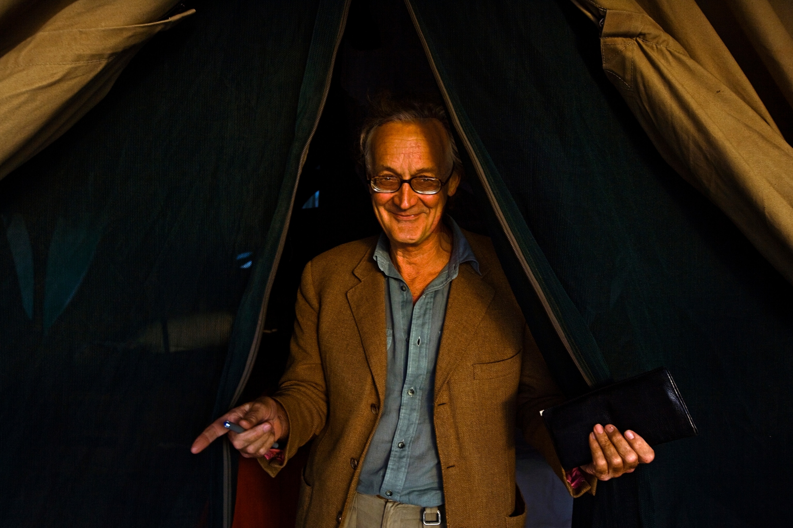 Iain Douglas-Hamilton: The Scottish boy's dreams of Africa, wild animals, and flying came true as a lifetime of science, conservation activism, and adventurous aviation. Lucky the man who loves his job.